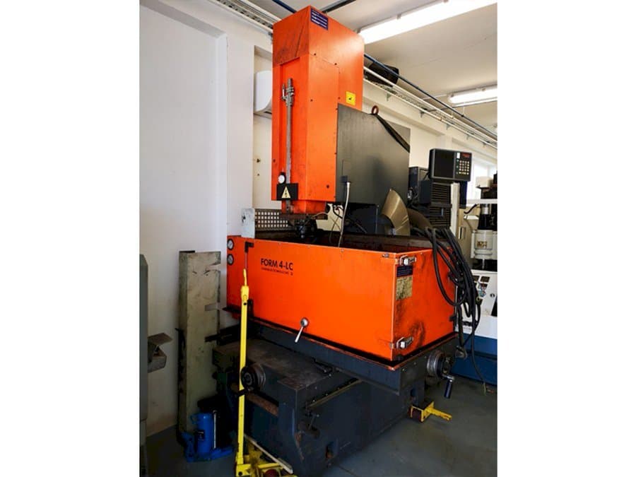 Koneen  CHARMILLES Form 4-LC etunäkymä