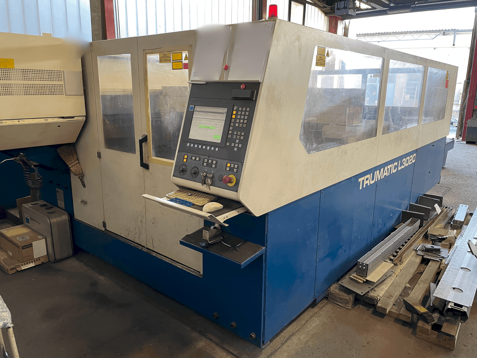 Koneen  TRUMPF Trumatic TC L3020 etunäkymä