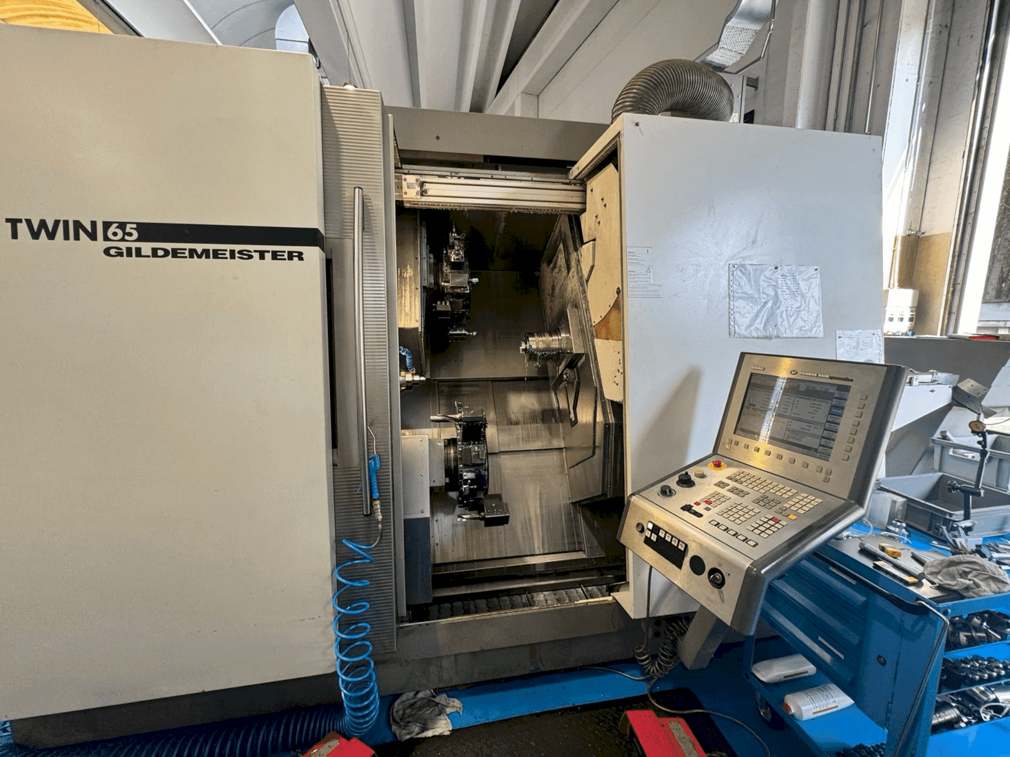 Koneen  Gildemeister Twin 65 etunäkymä