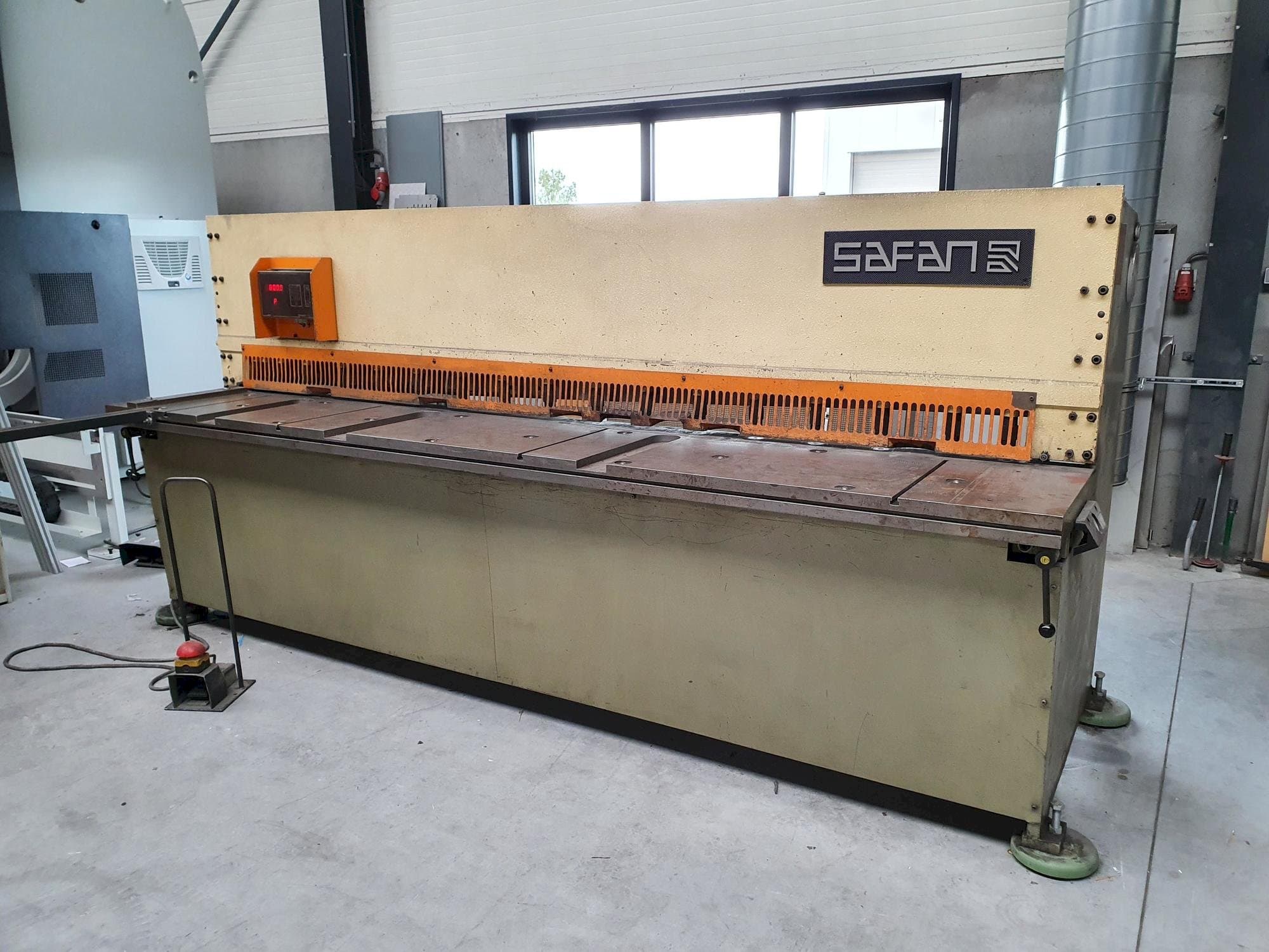 Koneen  Safan VS 310-6 etunäkymä