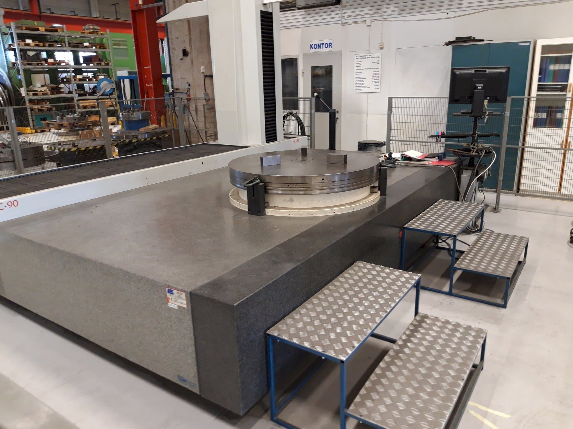 Koneen LK HC90 etunäkymä