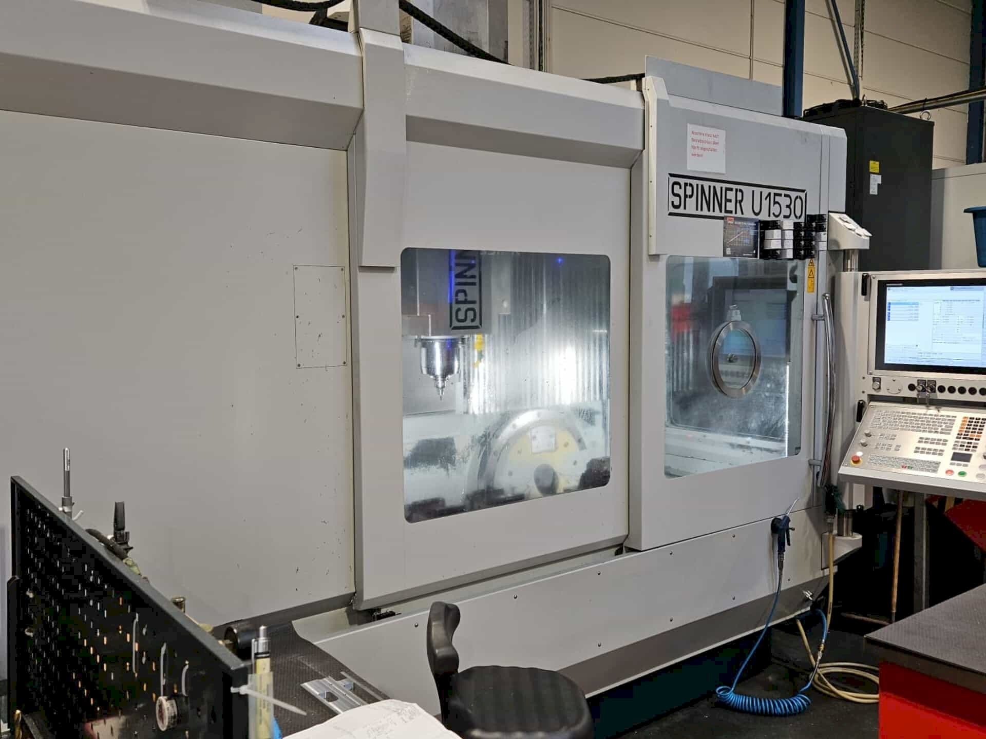 Koneen  SPINNER U 1530 etunäkymä