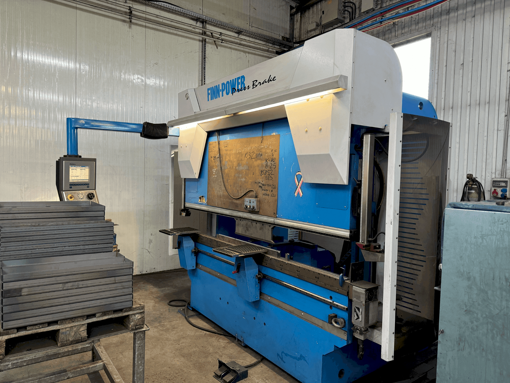 Koneen  Finn-Power B80.2550 etunäkymä