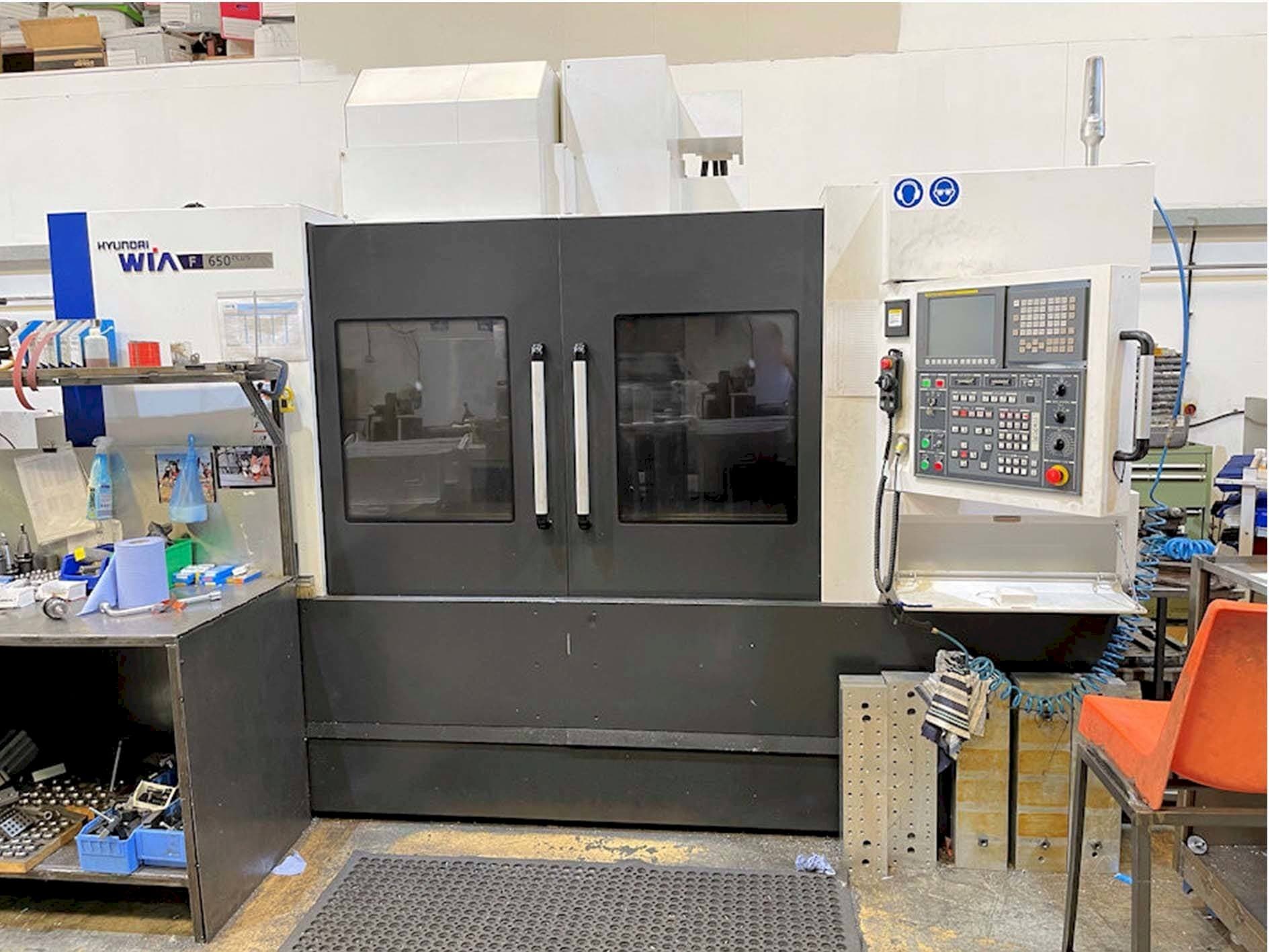 Koneen  Hyundai Wia F650 PLUS etunäkymä