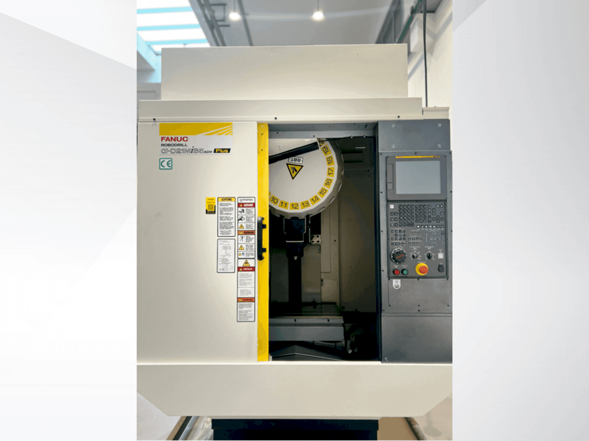 Koneen  FANUC α-D21MiB5ADV Plus etunäkymä