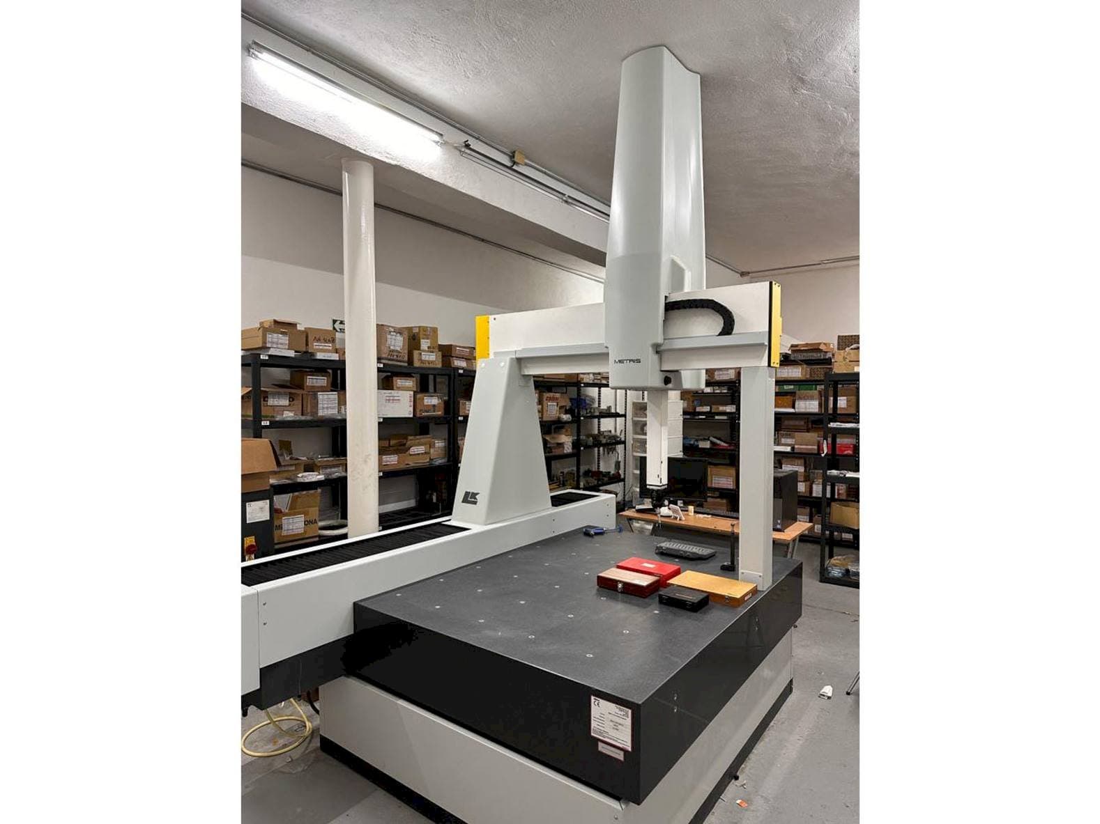 Koneen  NIKON LK V 15.10.8 etunäkymä