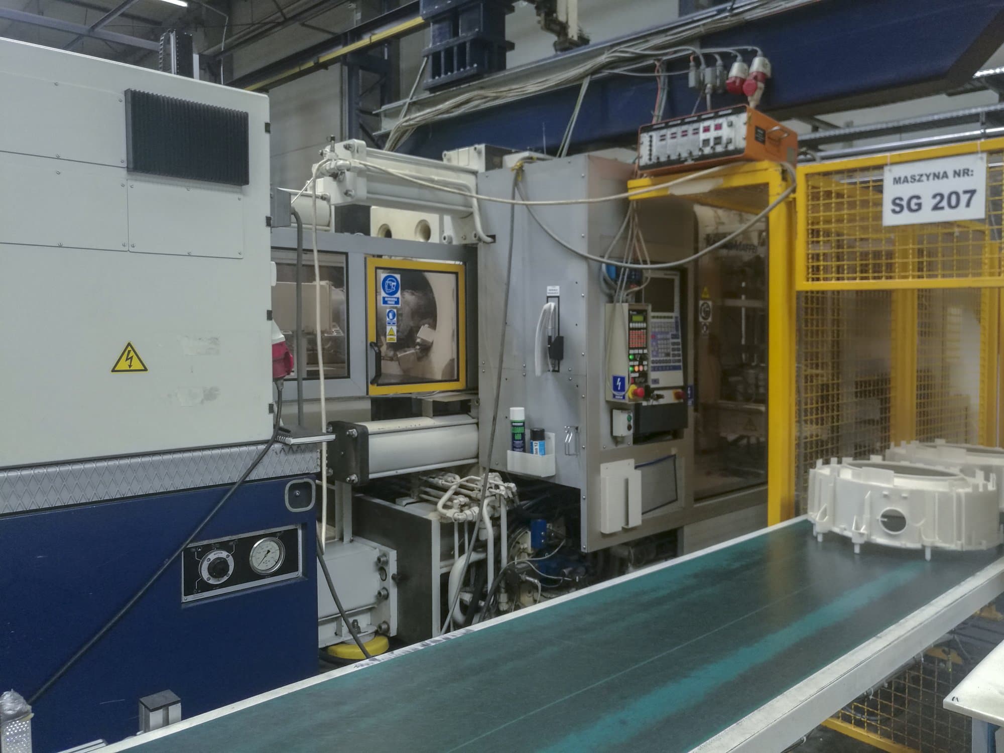 Koneen  1 Krauss Maffei vasen näkymä 800-8000 MC