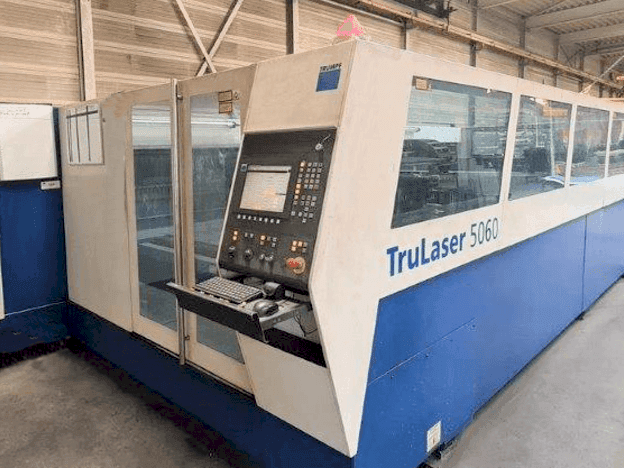 Koneen  TRUMPF TruLaser 5060 etunäkymä