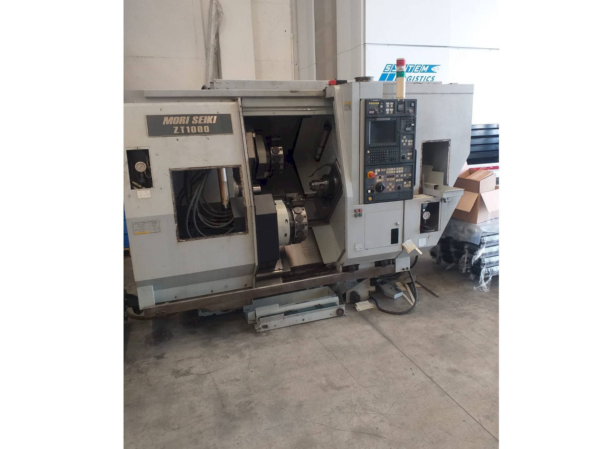 Koneen  MORI SEIKI ZT 1000 etunäkymä