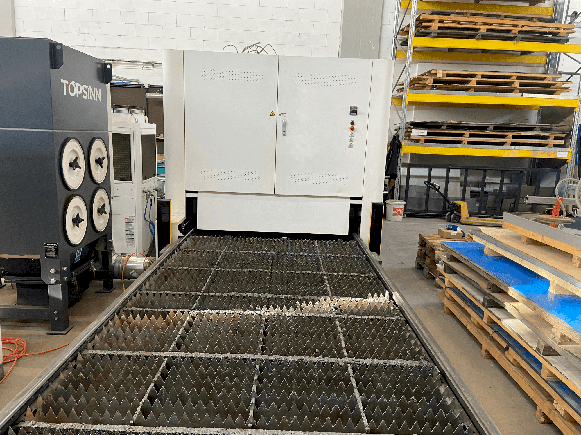 Koneen  Bodor C3 etunäkymä