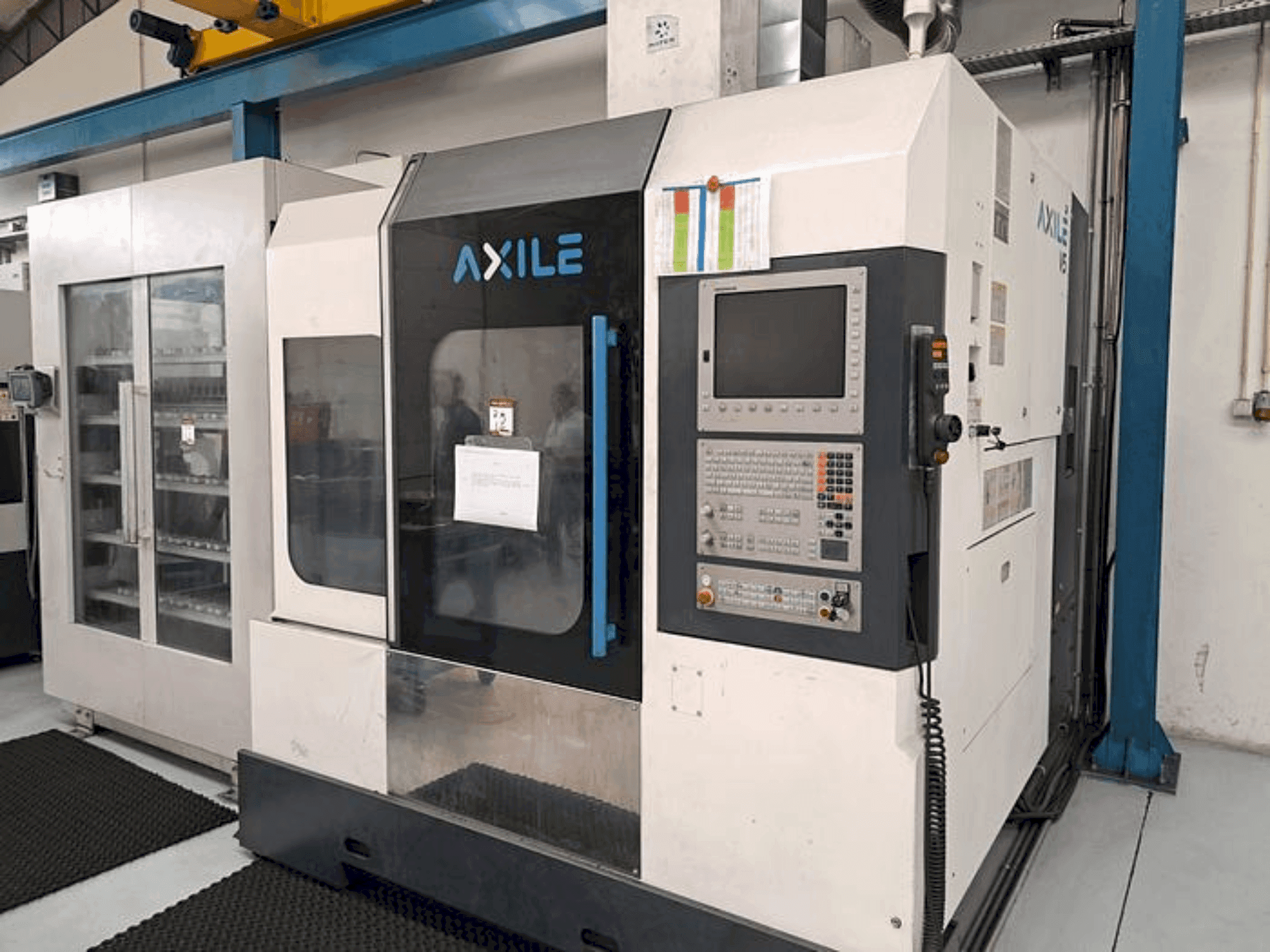 Koneen  AXILE V5 etunäkymä