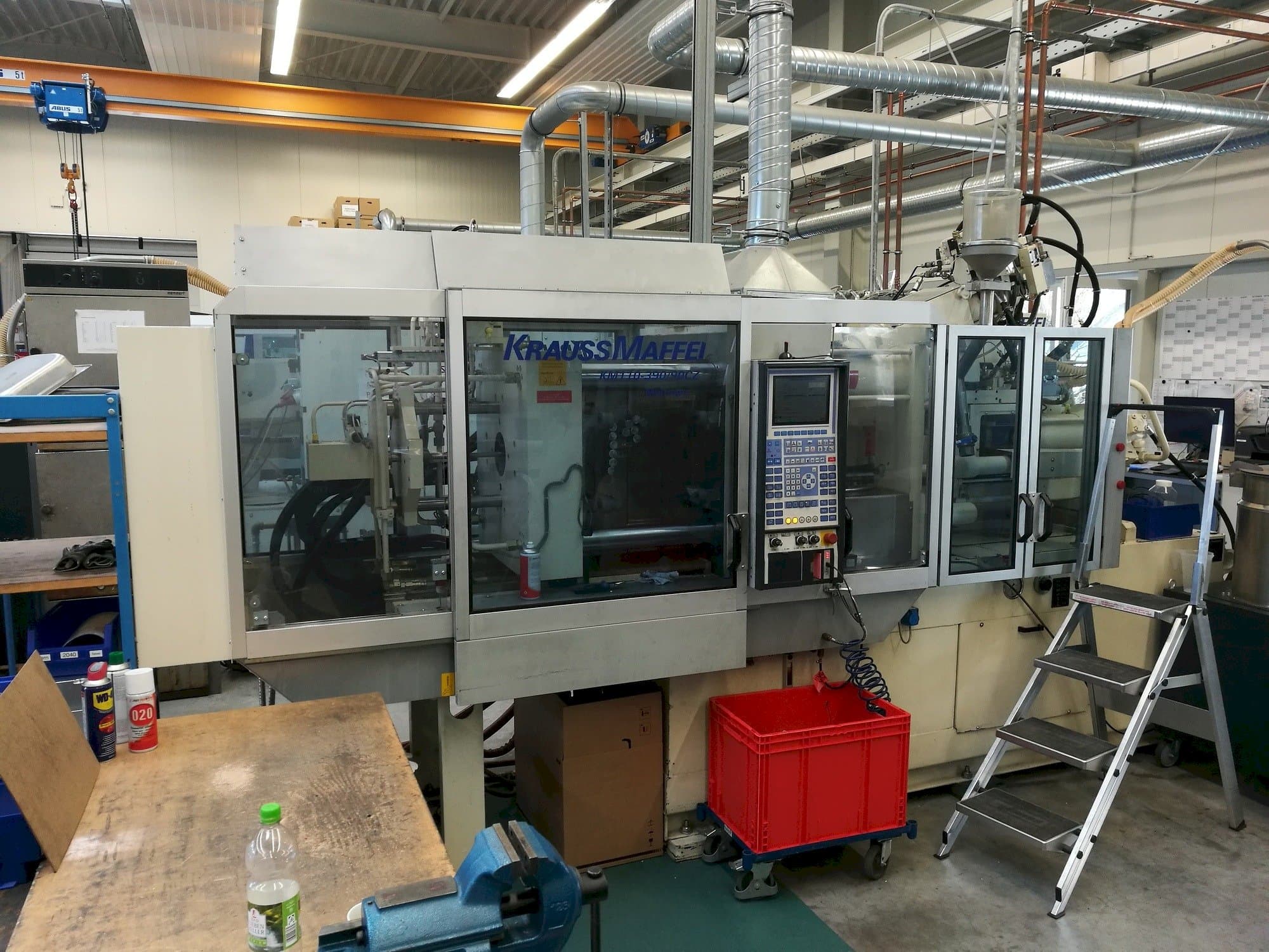 Koneen  Krauss Maffei 110-390/90 CZ etunäkymä