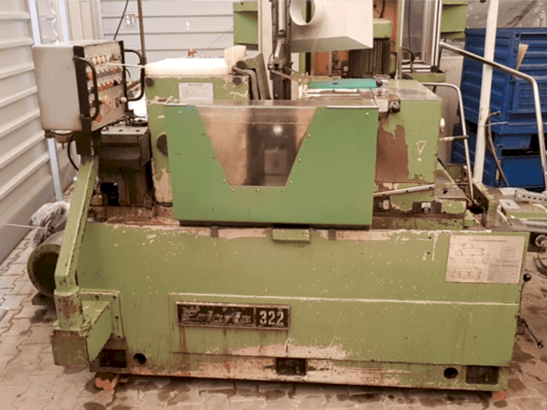 Koneen  Estarta 322 etunäkymä