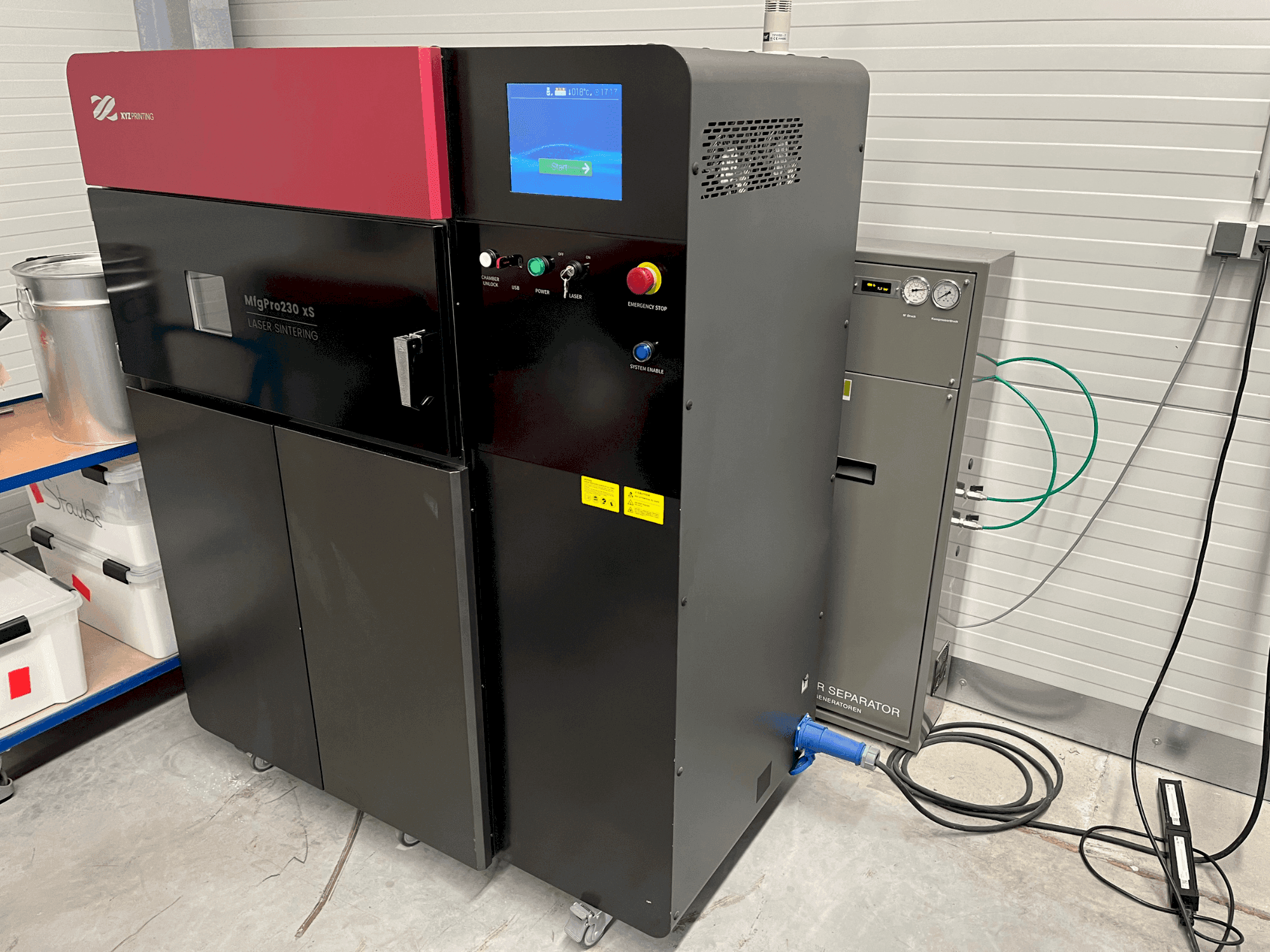 Koneen  XYZ MfgPro230 xS (2022) etunäkymä