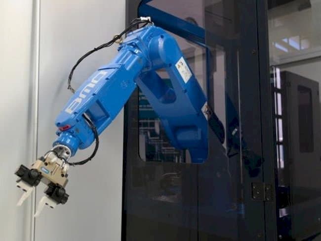 Koneen  BMO LR5 etunäkymä