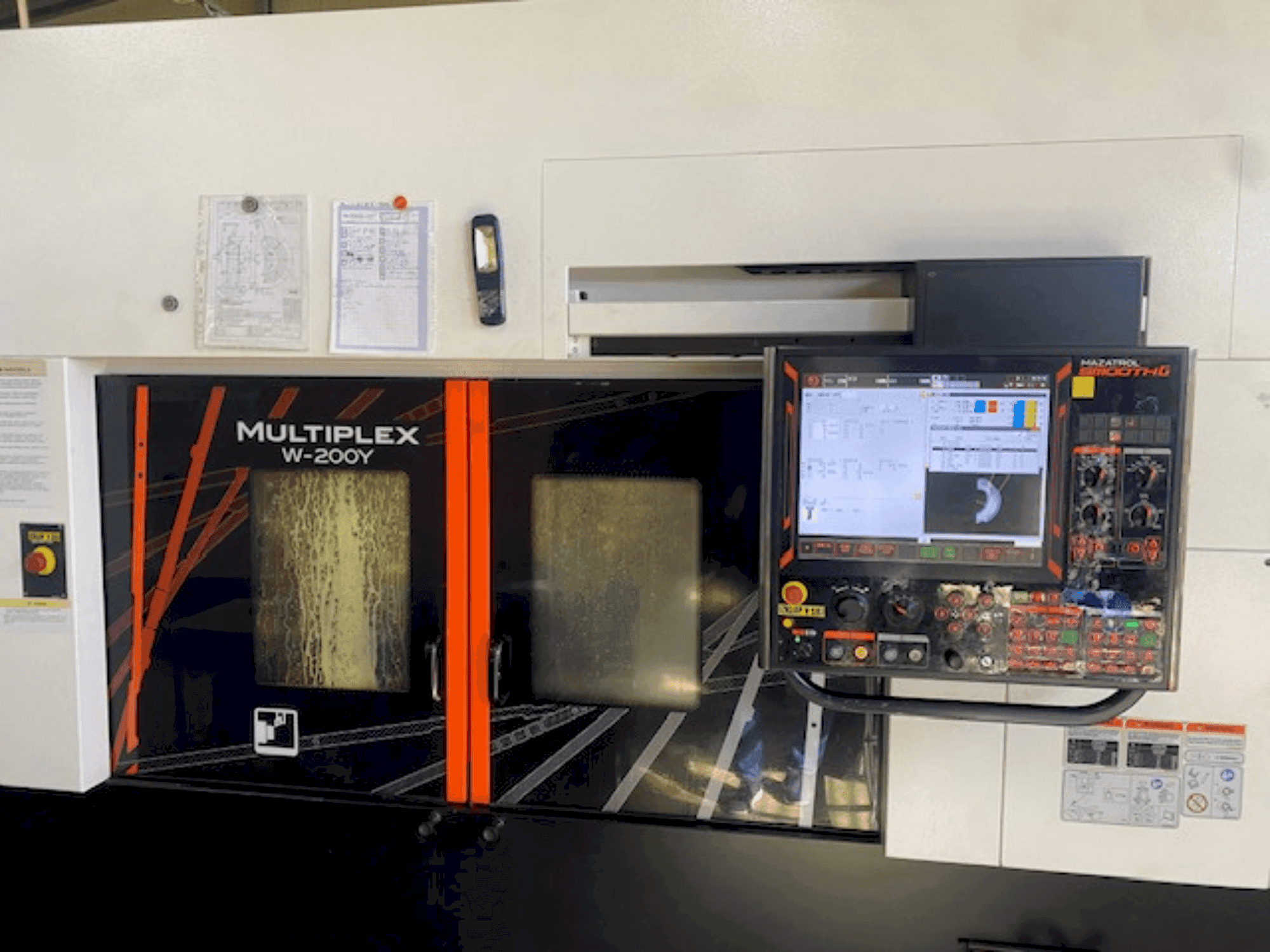 Koneen  Mazak multiplex 200 y etunäkymä