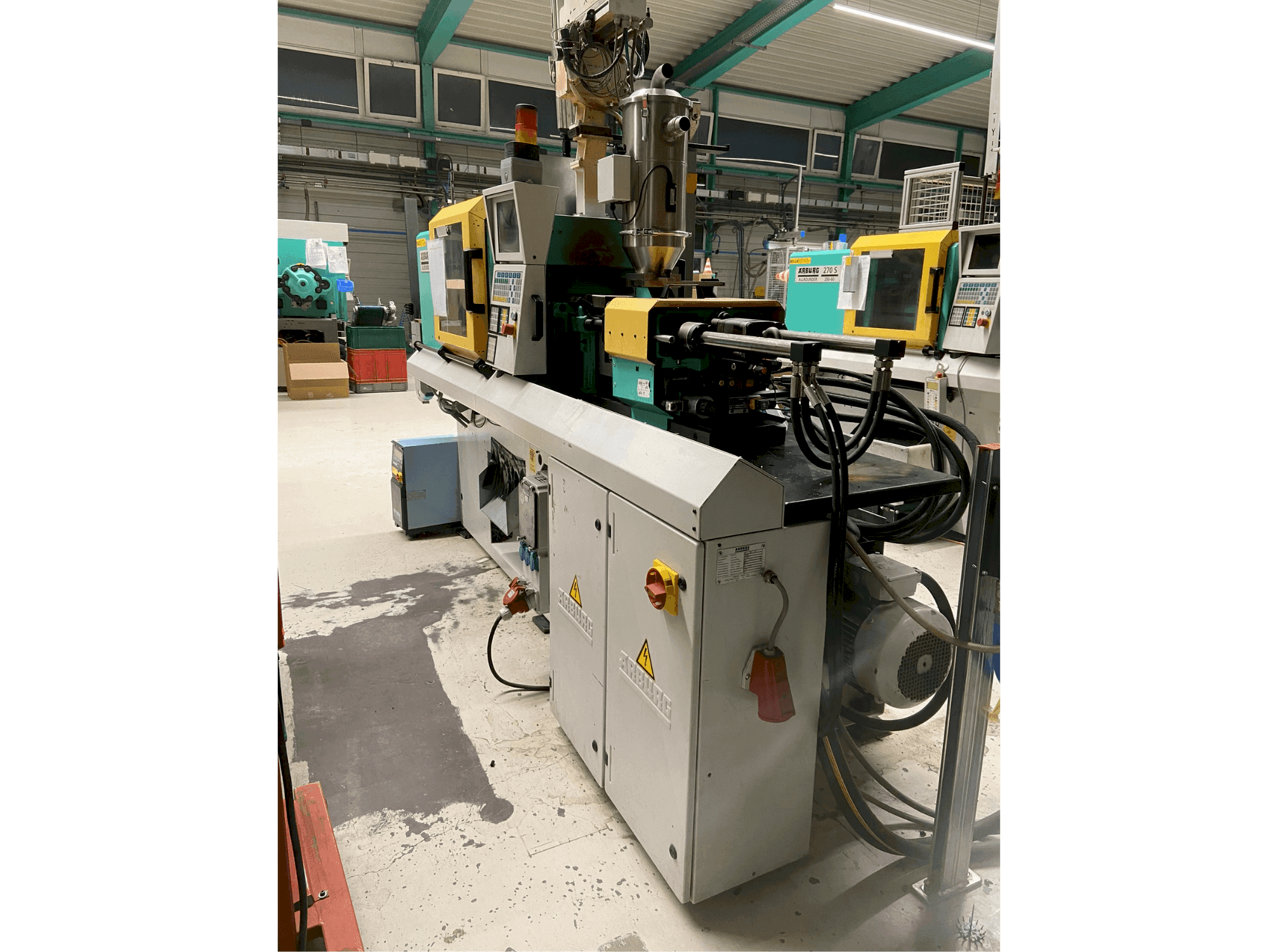 Koneen  Arburg 220 S 250-60 oikean sivun näkymä