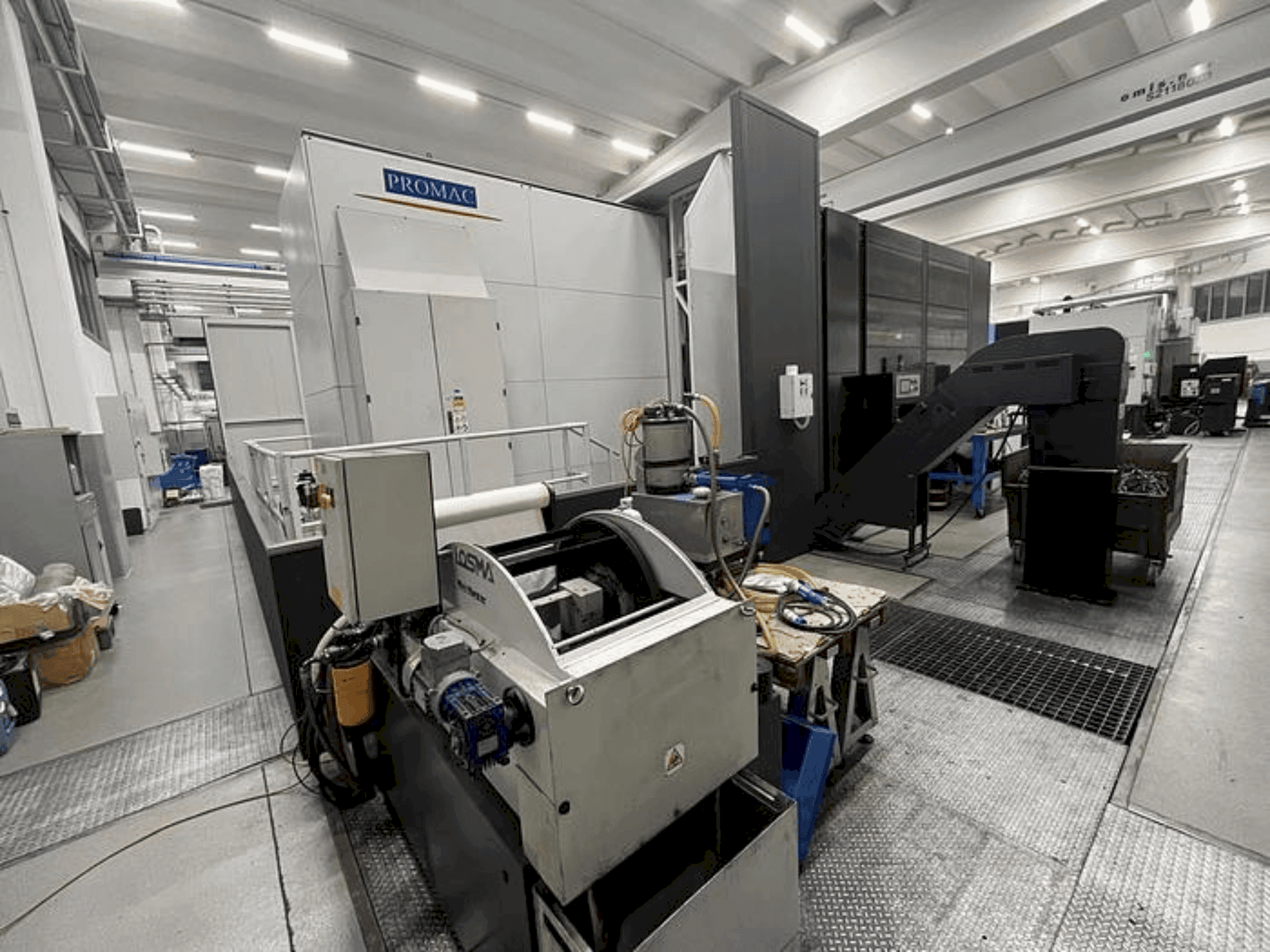 Koneen  PROMAC ETESIAN HMC. A PORTALE etunäkymä