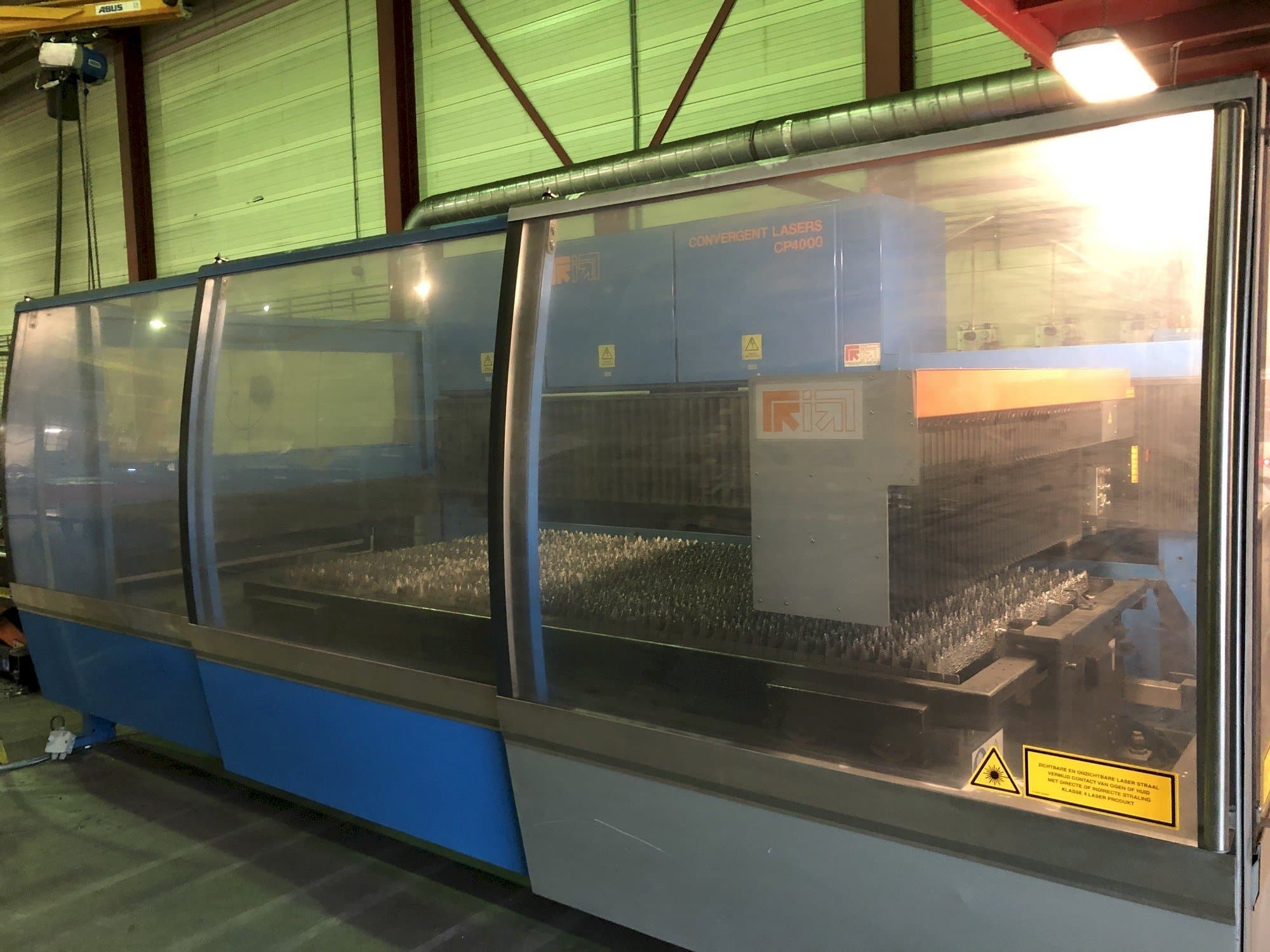 Koneen  Prima Power Platino CP4000 etunäkymä