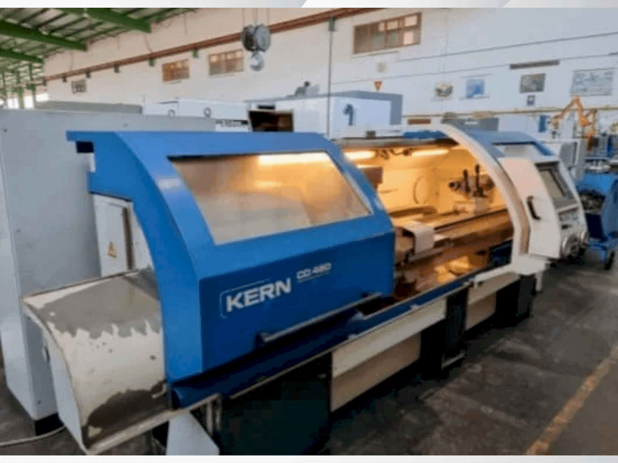 Koneen  KERN CD 480/2000 etunäkymä