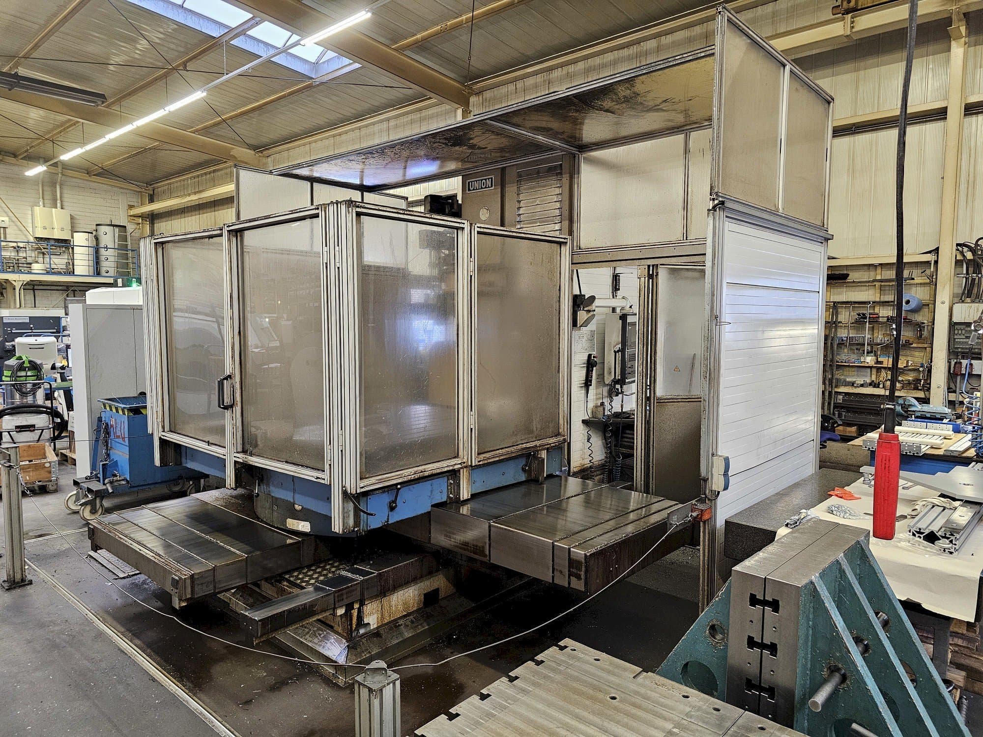 Koneen  UNION TC 110 etunäkymä