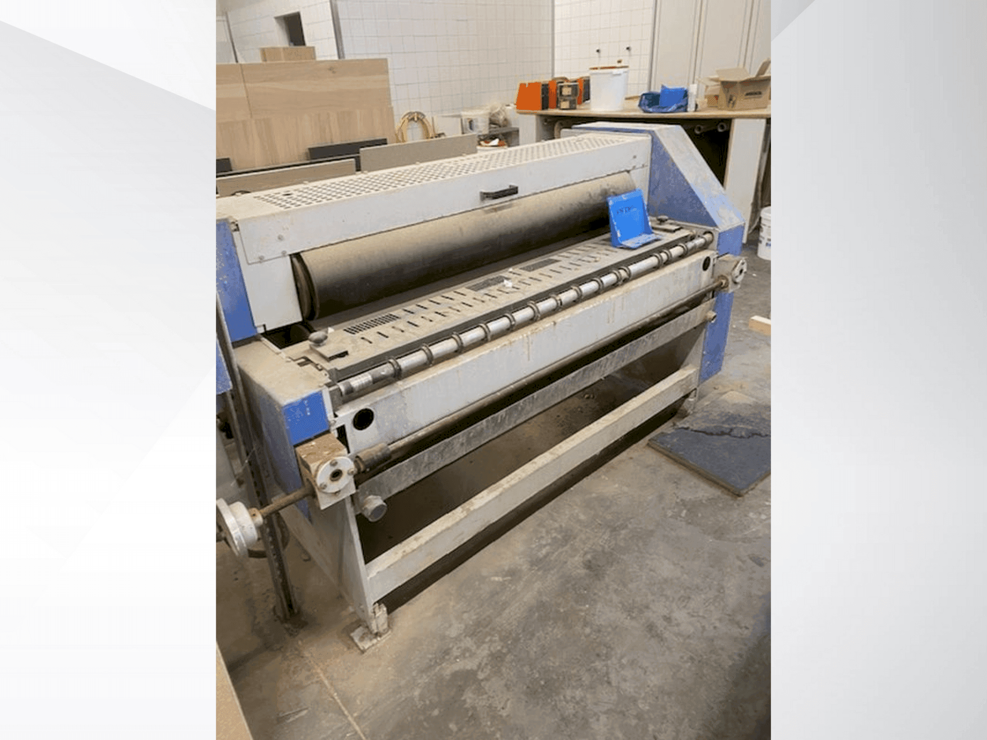 Koneen  HYMMEN TLA etunäkymä