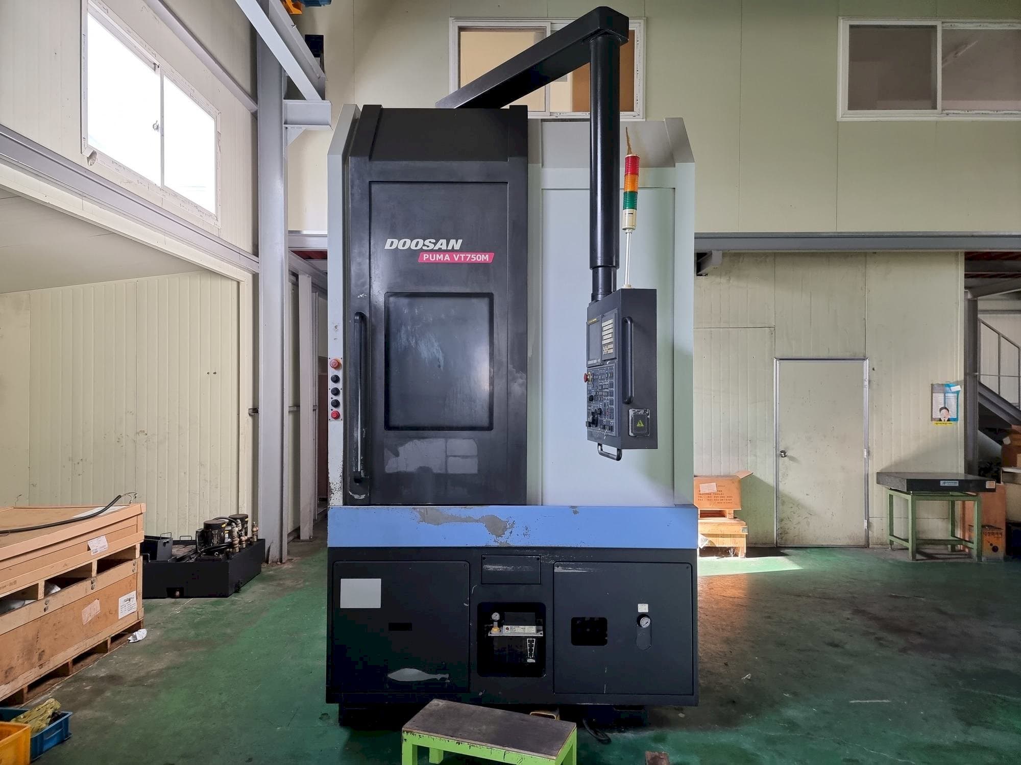 Koneen  Doosan Puma VT750M etunäkymä