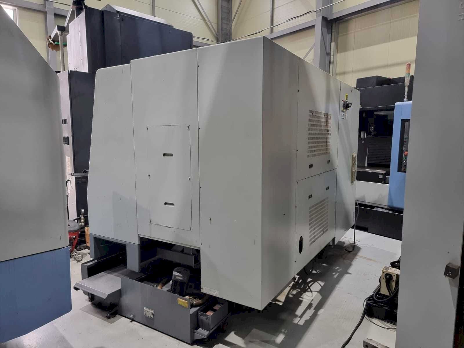 Koneen  Hyundai Kia SKT250Y etunäkymä