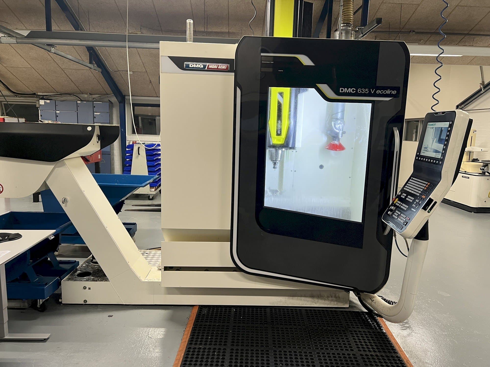 Koneen  DMG Mori Seiki DMC 635 V ECOLINE etunäkymä