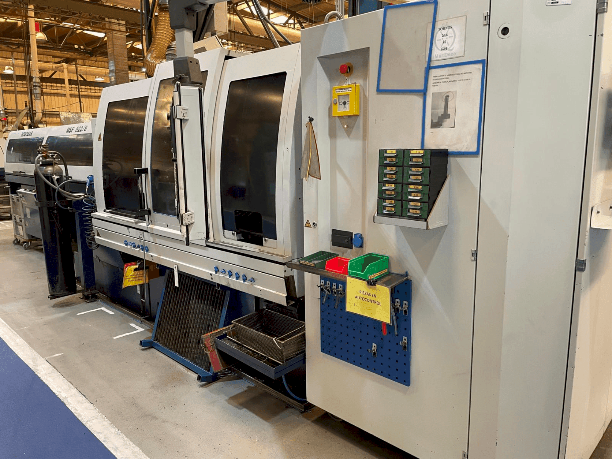 Koneen  TORNOS MultiDeco 20-8b etunäkymä