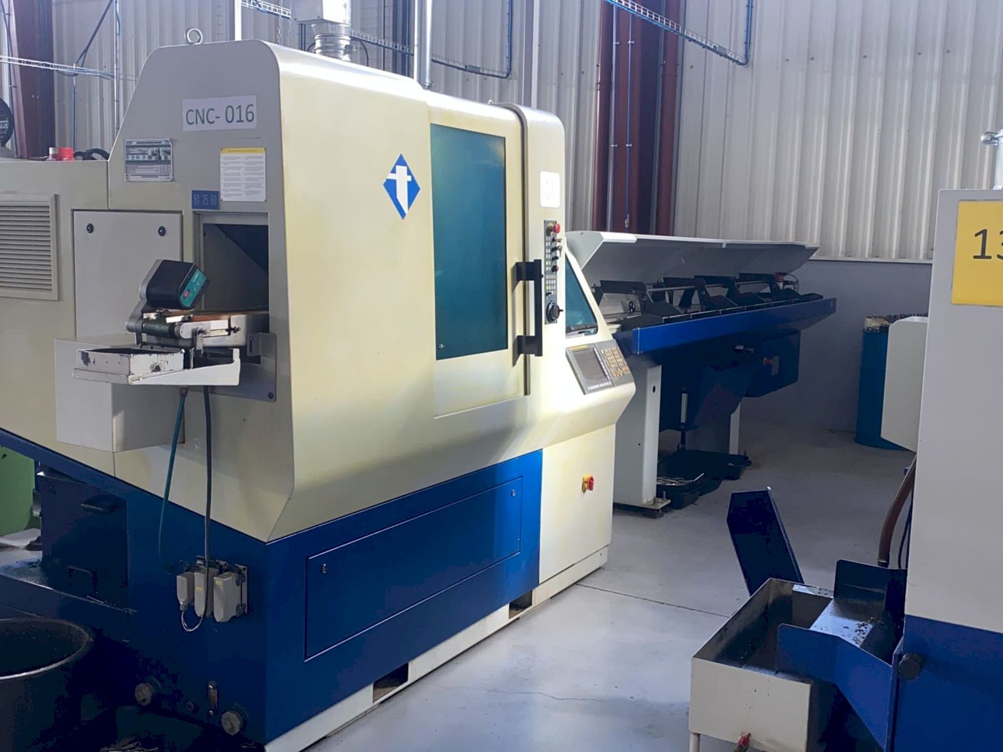 Koneen  Tornos DECO 20S etunäkymä