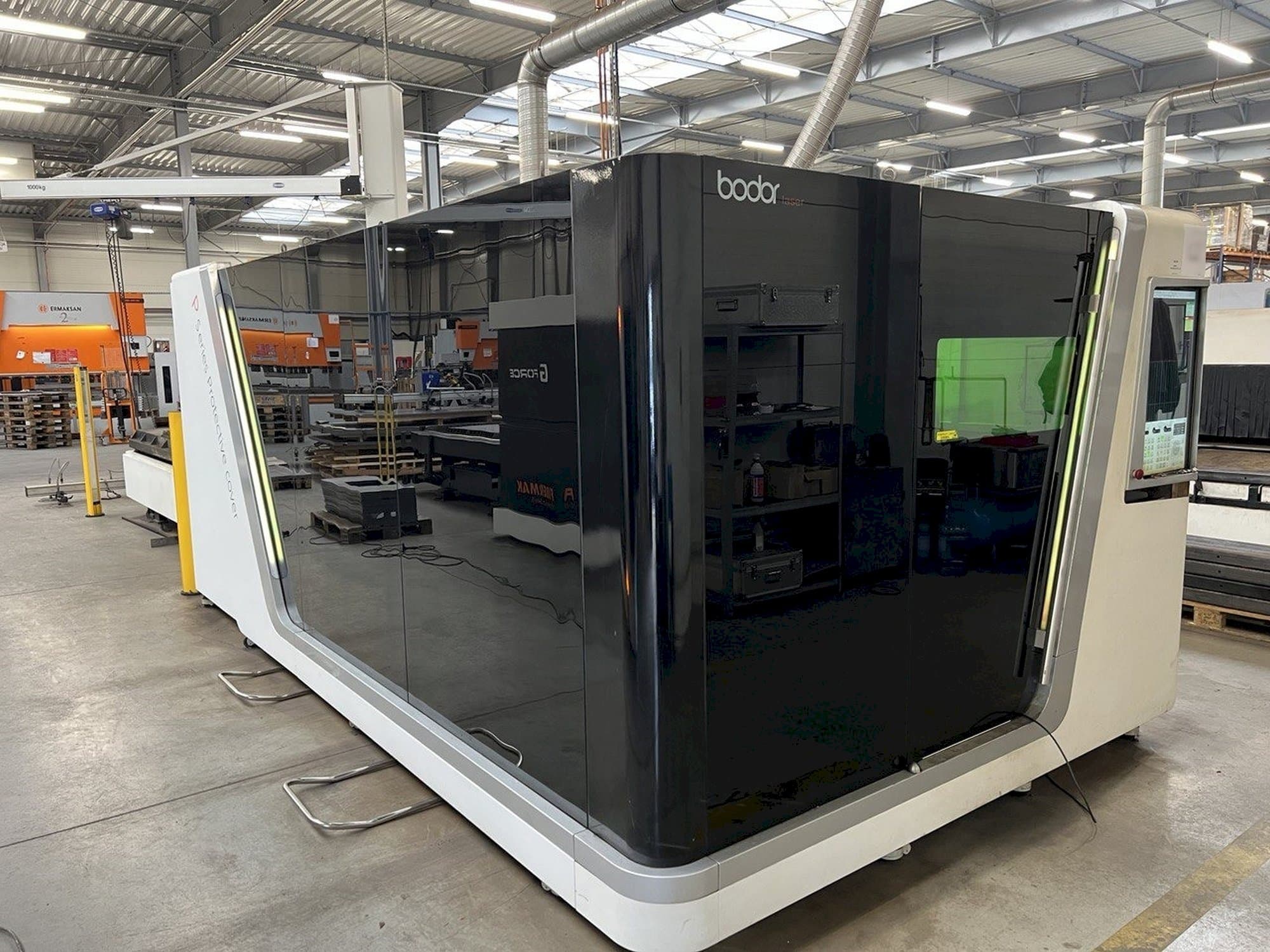 Koneen  Bodor P3015 etunäkymä