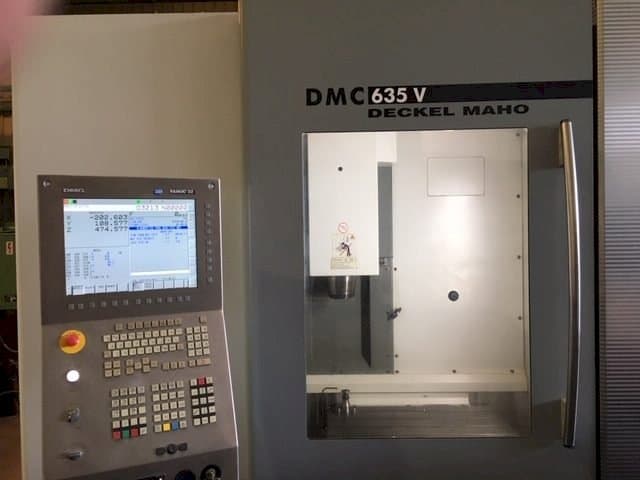 Koneen  DECKEL MAHO DMC 635 V etunäkymä