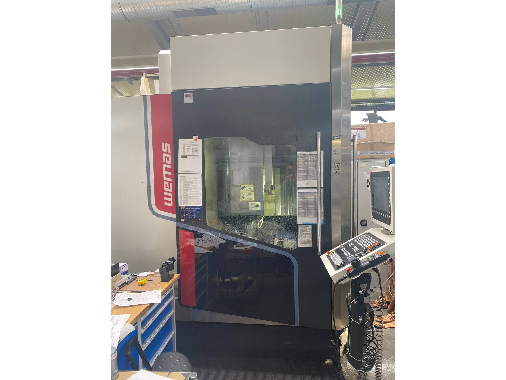 Koneen  WEMAS VZG 65-5A etunäkymä