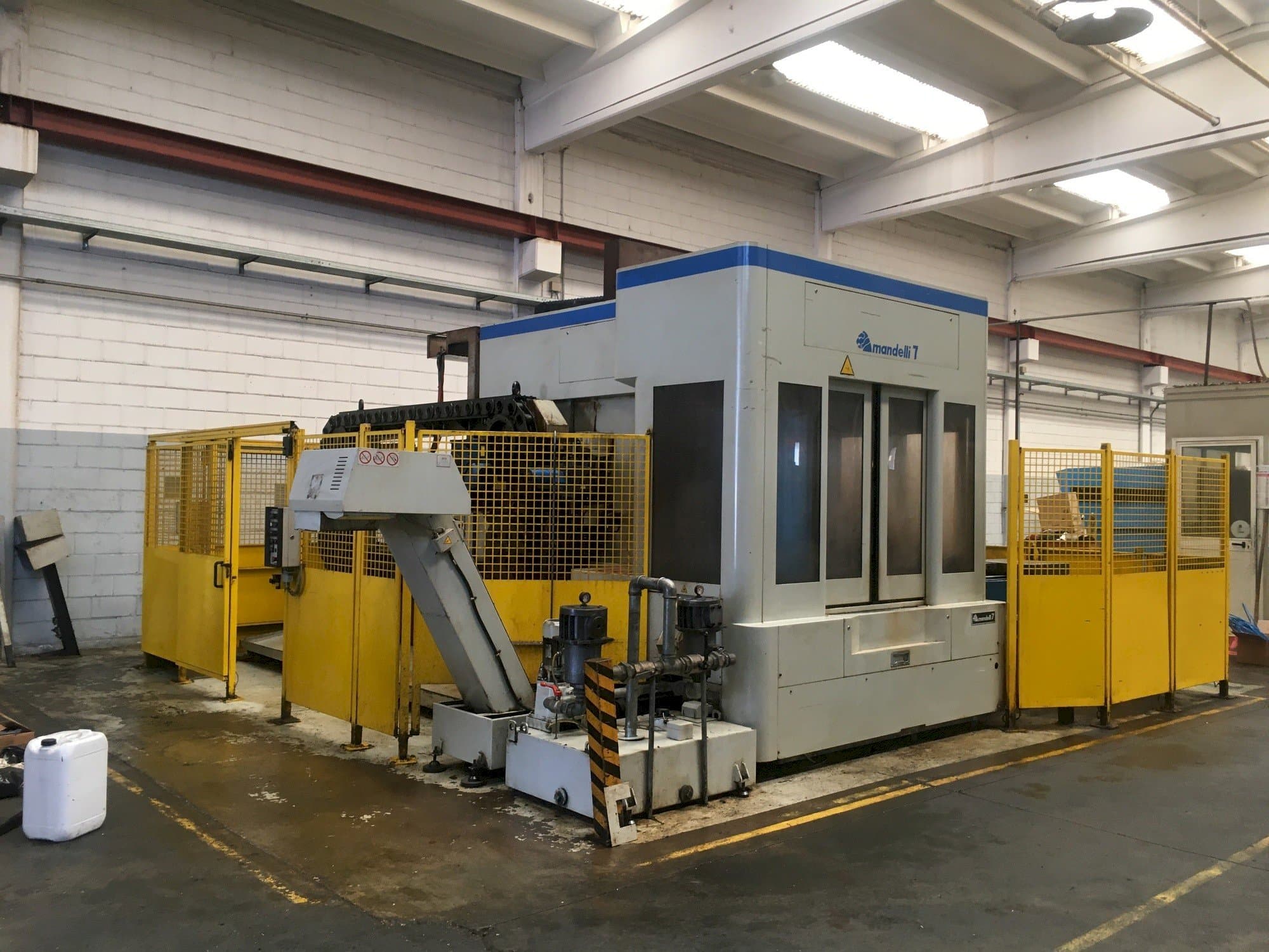 Koneen  Mandelli Type 7 etunäkymä