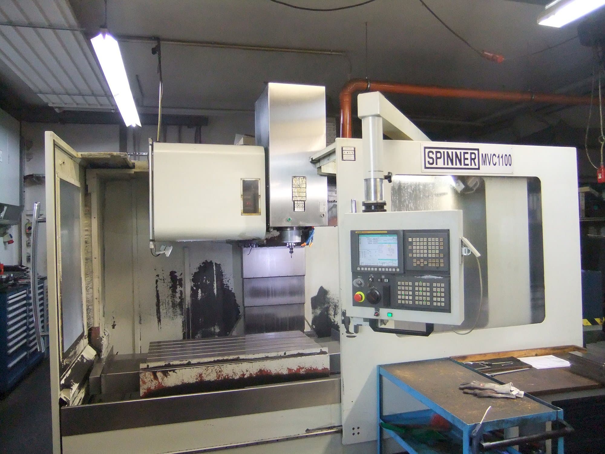 Koneen  SPINNER MVC1100 etunäkymä