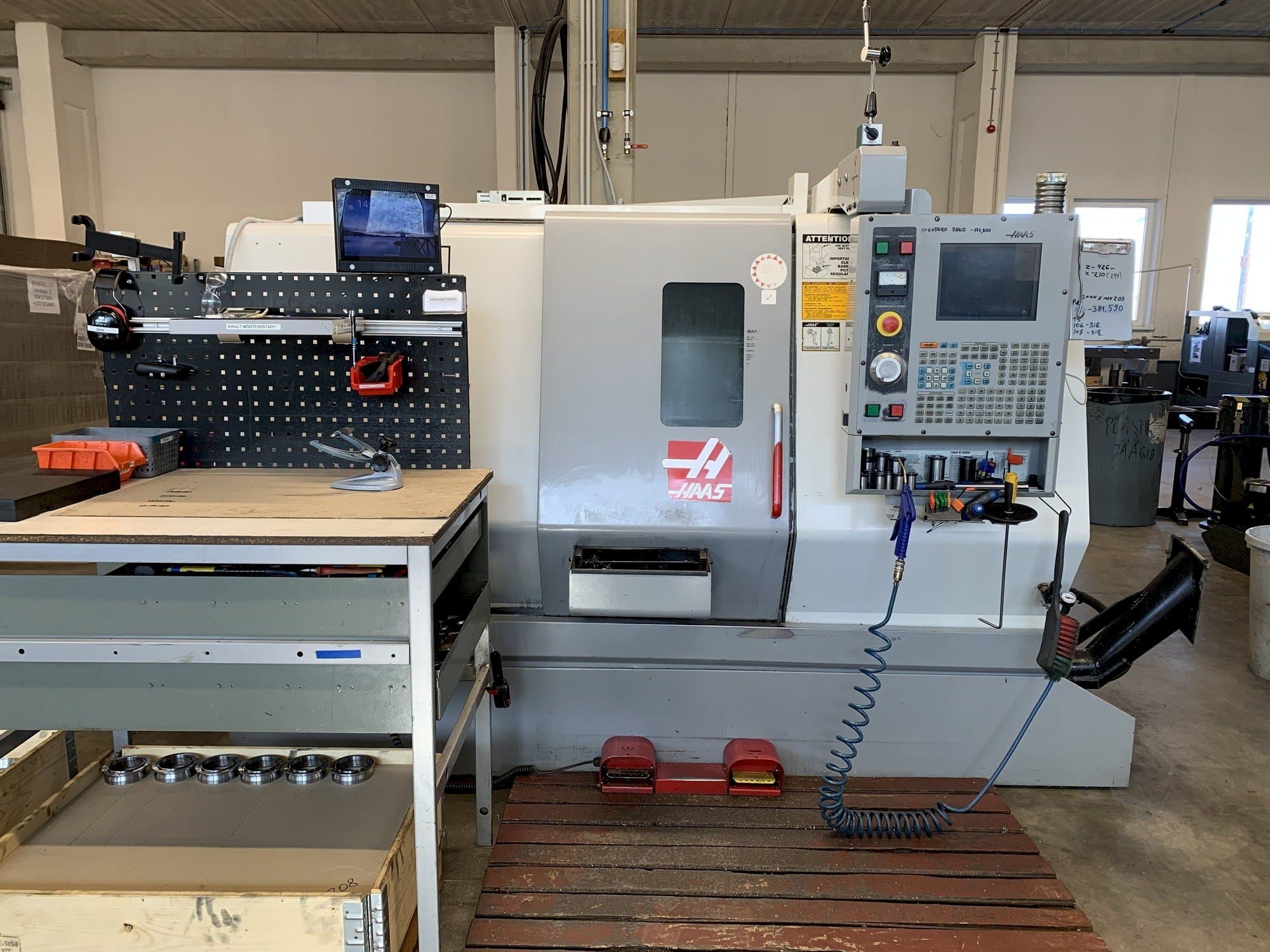 Koneen  HAAS SL-20 TCF etunäkymä