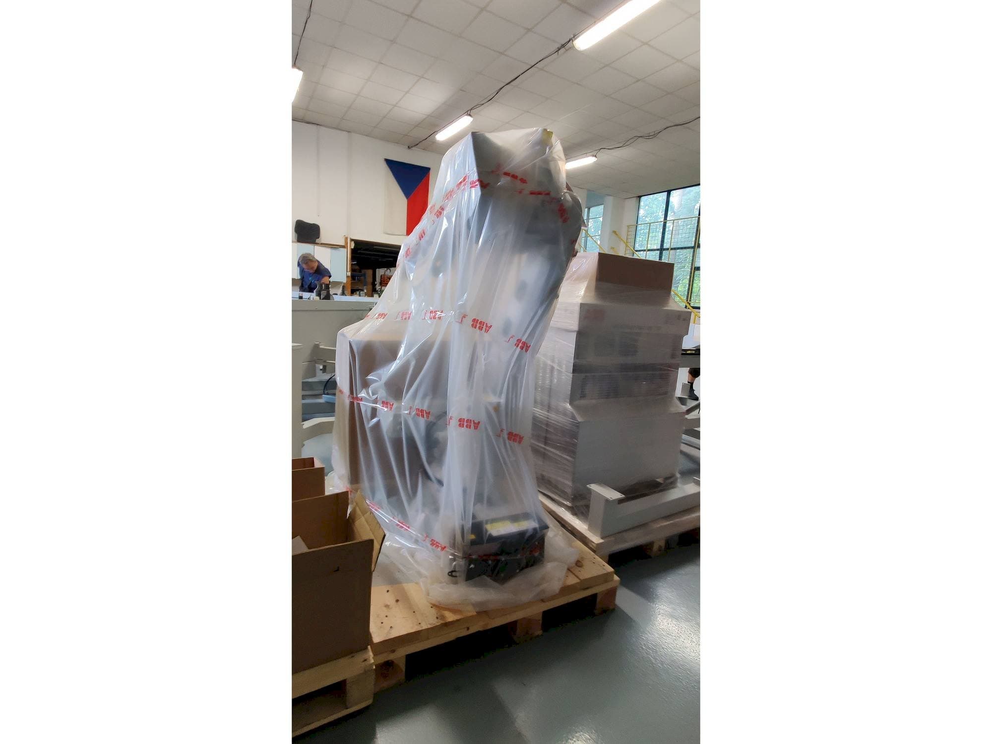 Koneen  ABB IRB 4600 etunäkymä