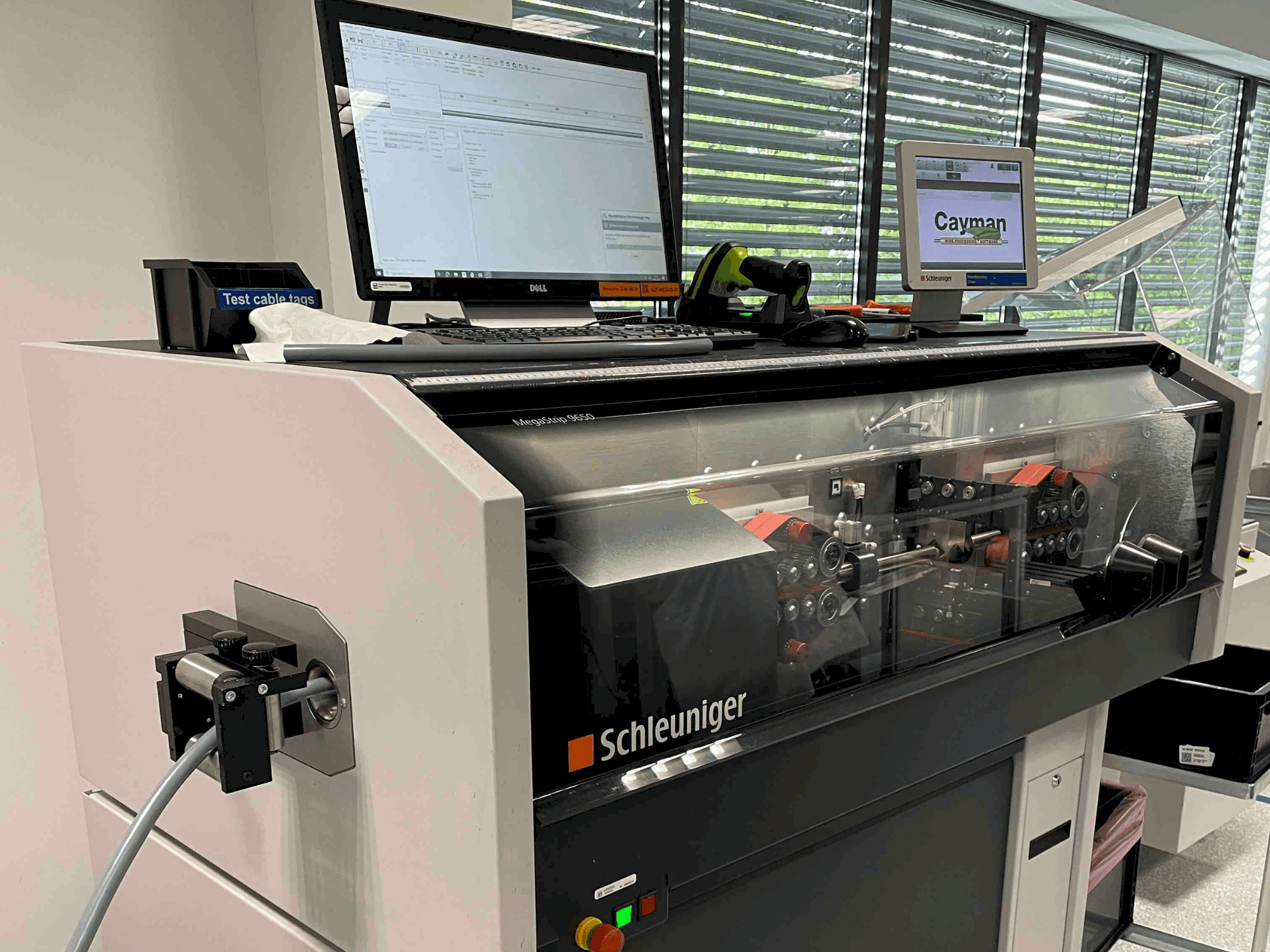 Koneen  Schleuniger MegaStrip 9650 etunäkymä