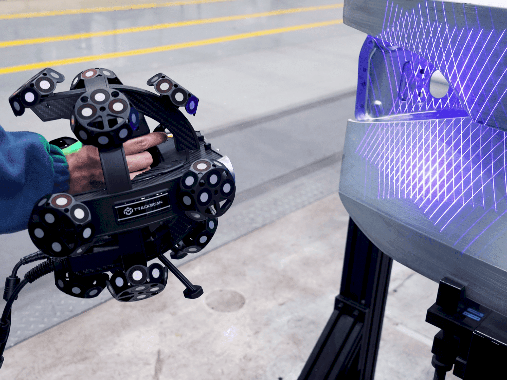 Koneen  TRACKSCAN Sharp49 etunäkymä