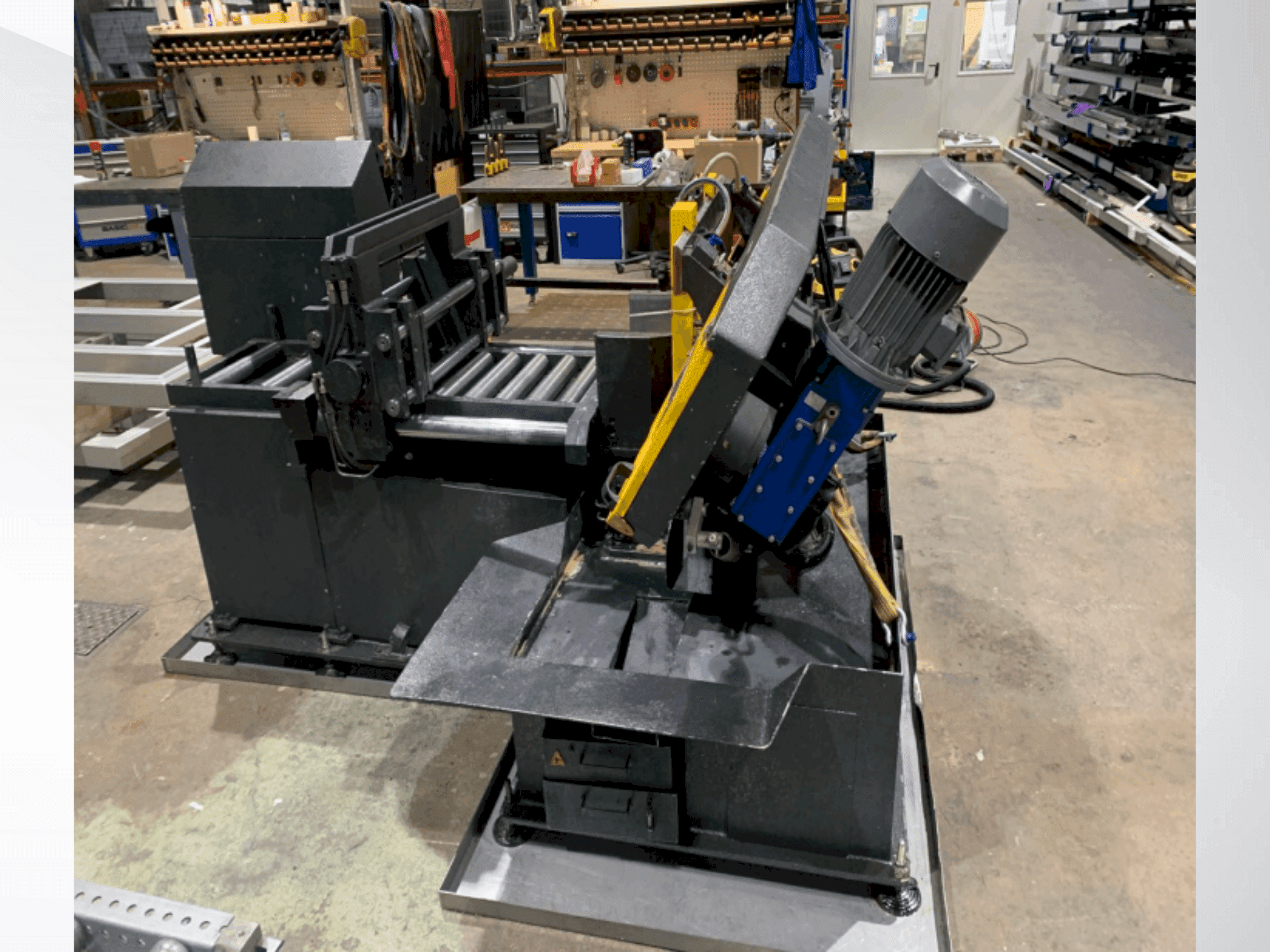 Koneen  BEKA-MAK BMSO 320 GH etunäkymä