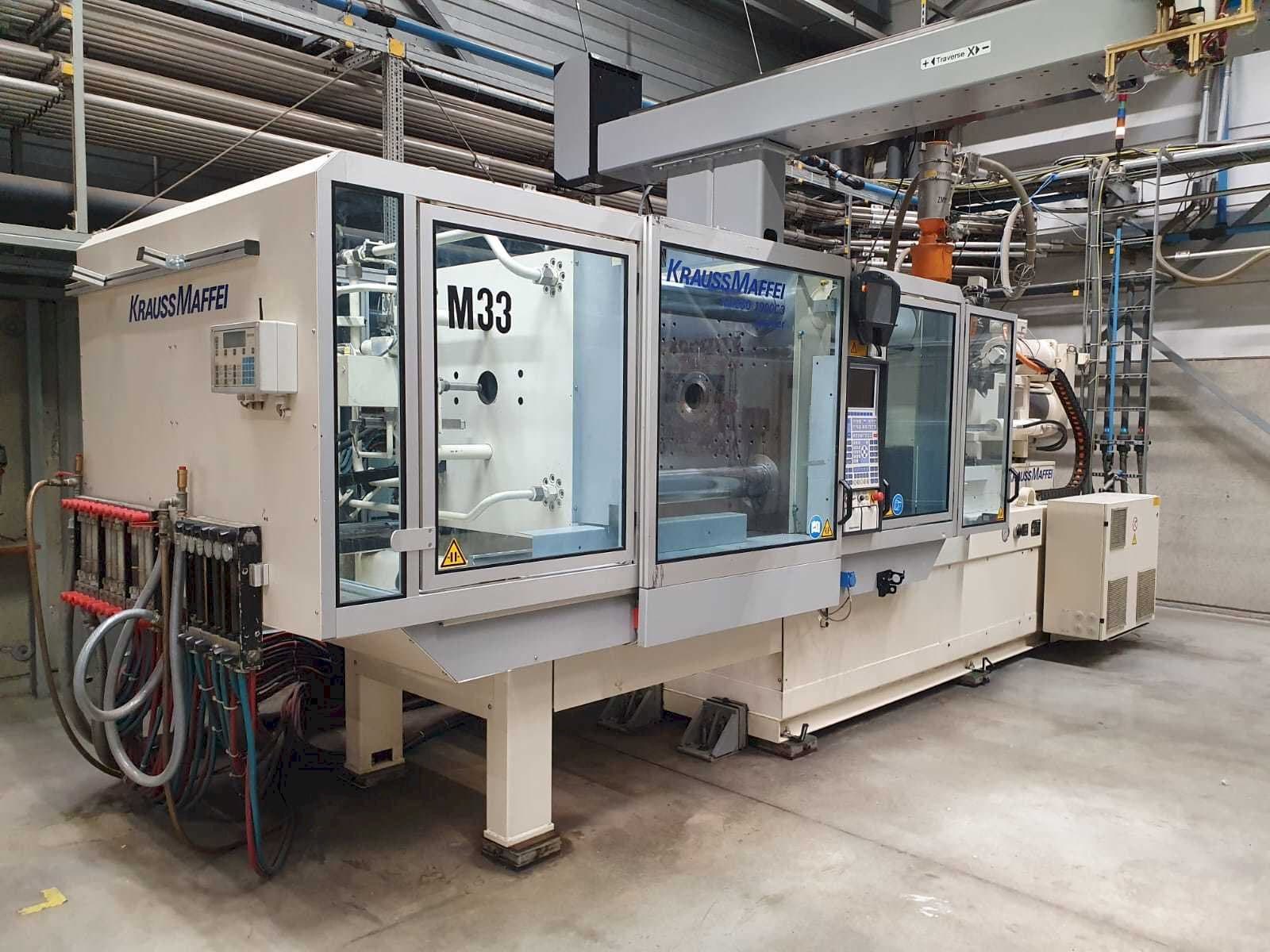 Koneen  Krauss Maffei 280-1900 C3 etunäkymä