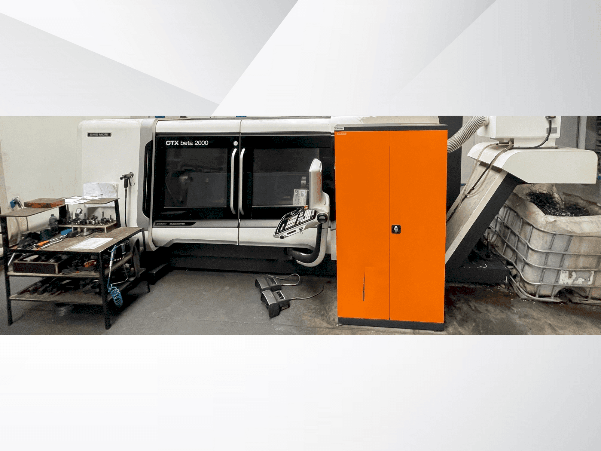 Koneen  DMG MORI CTX 2000 etunäkymä