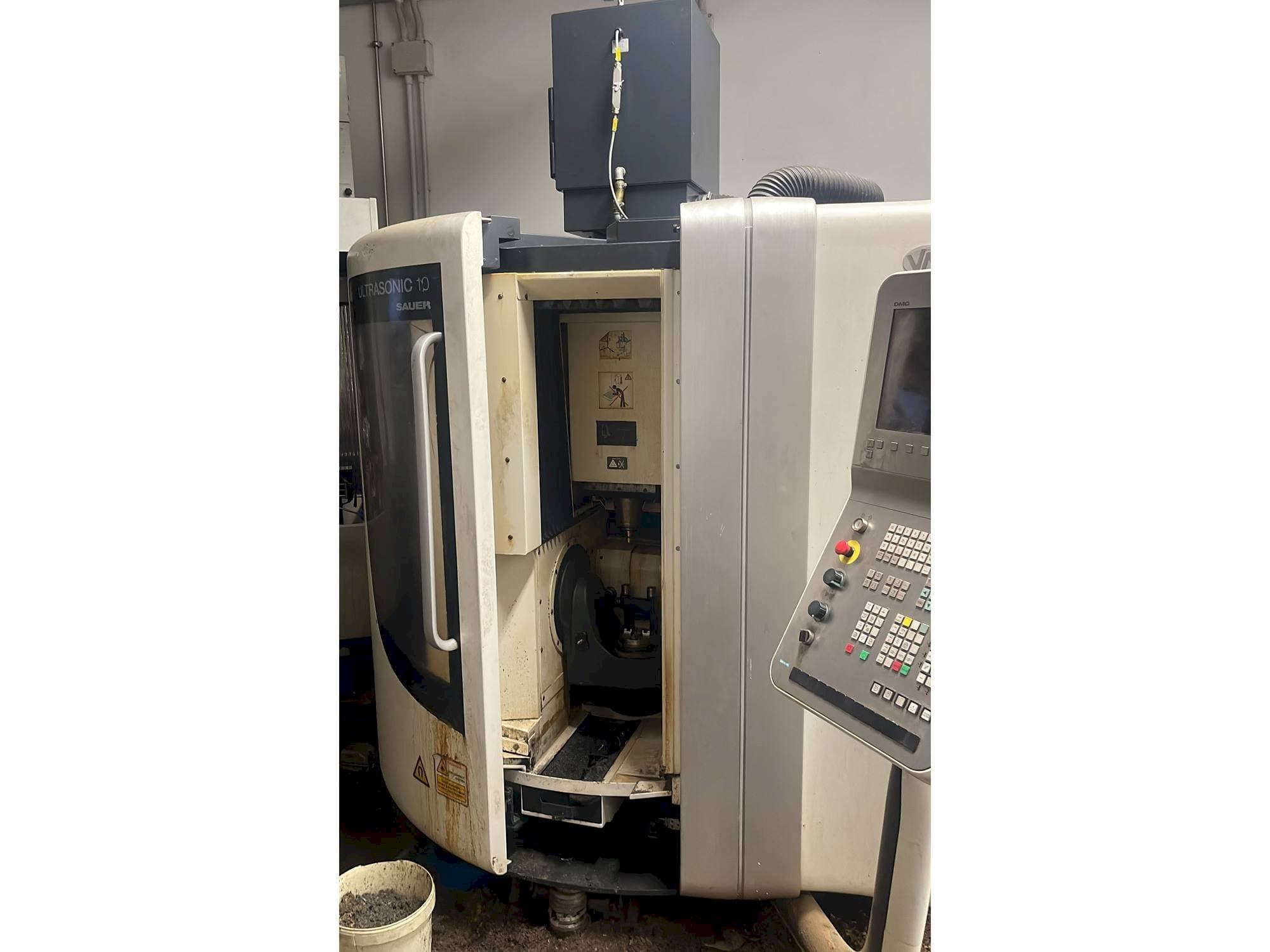 Koneen  DMG ultrasonic 10 sauer etunäkymä