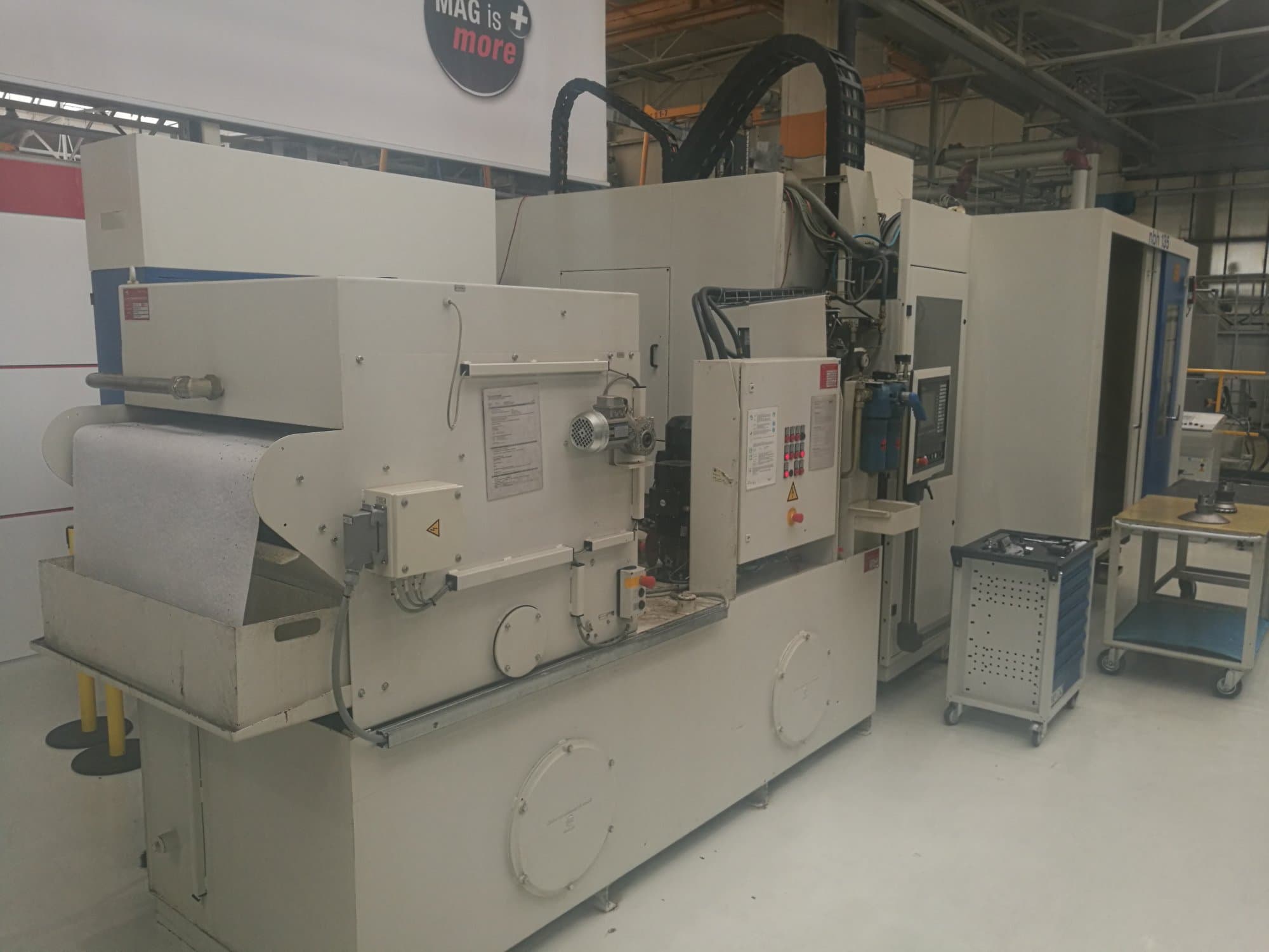 Koneen  Hueller Hille vasen näkymä NBH 135