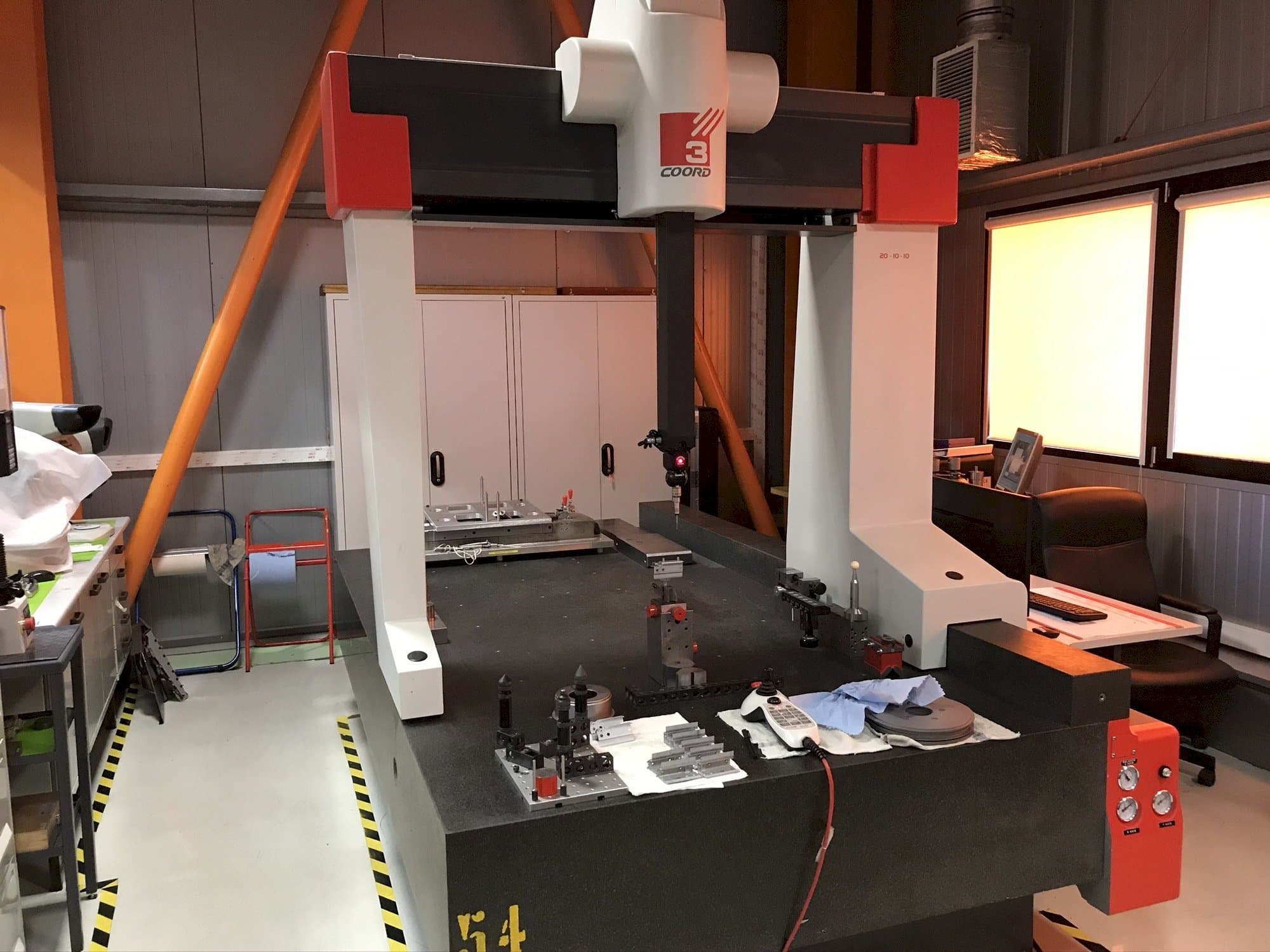 Koneen  Coord3 MC16 20-10-10 etunäkymä