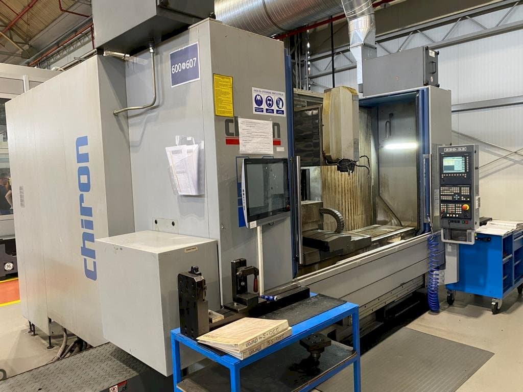 Koneen  CHIRON MILL 2000 etunäkymä