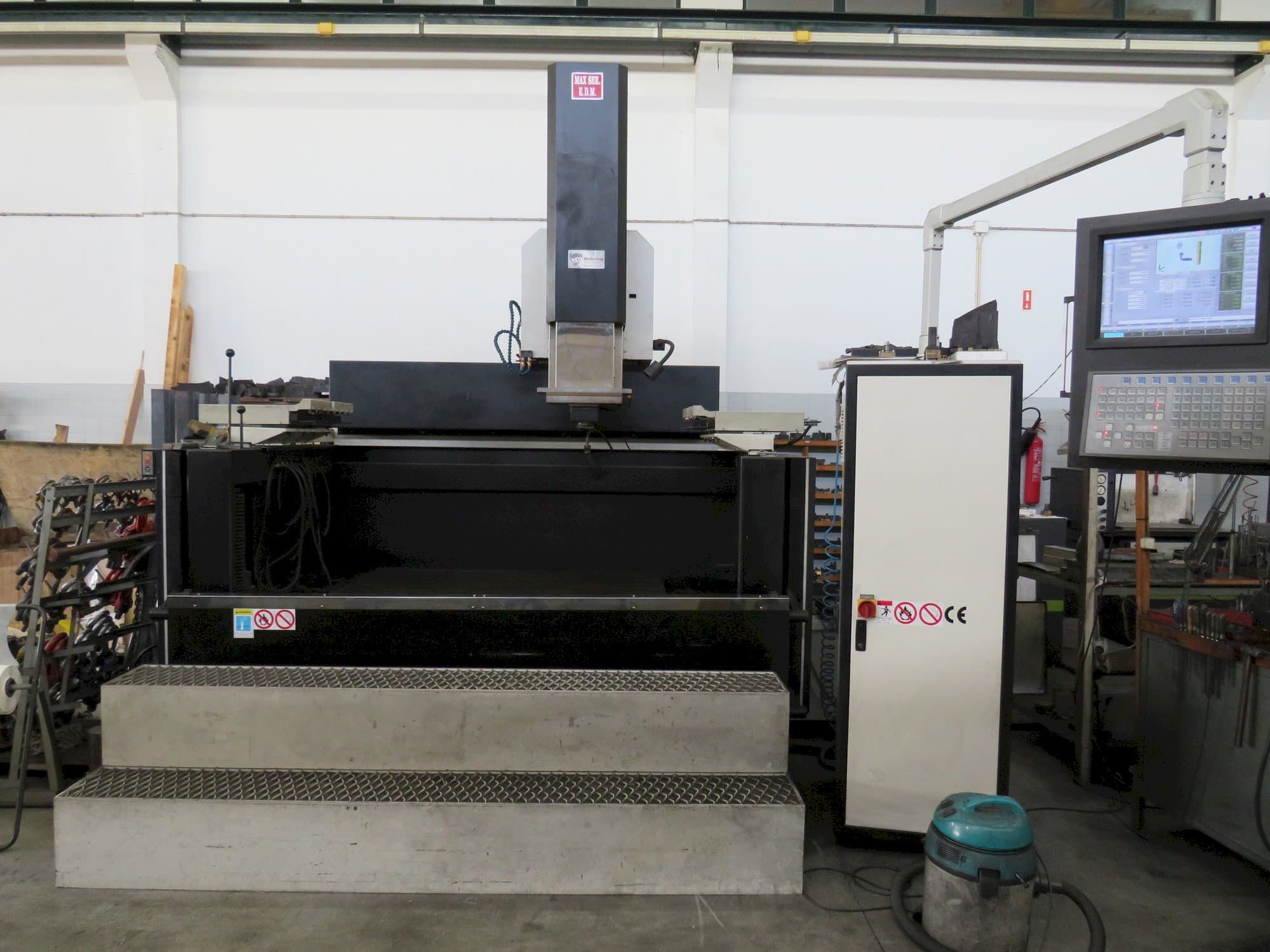 Koneen  MAXSEE INDUSTRY CNC P66 100A etunäkymä