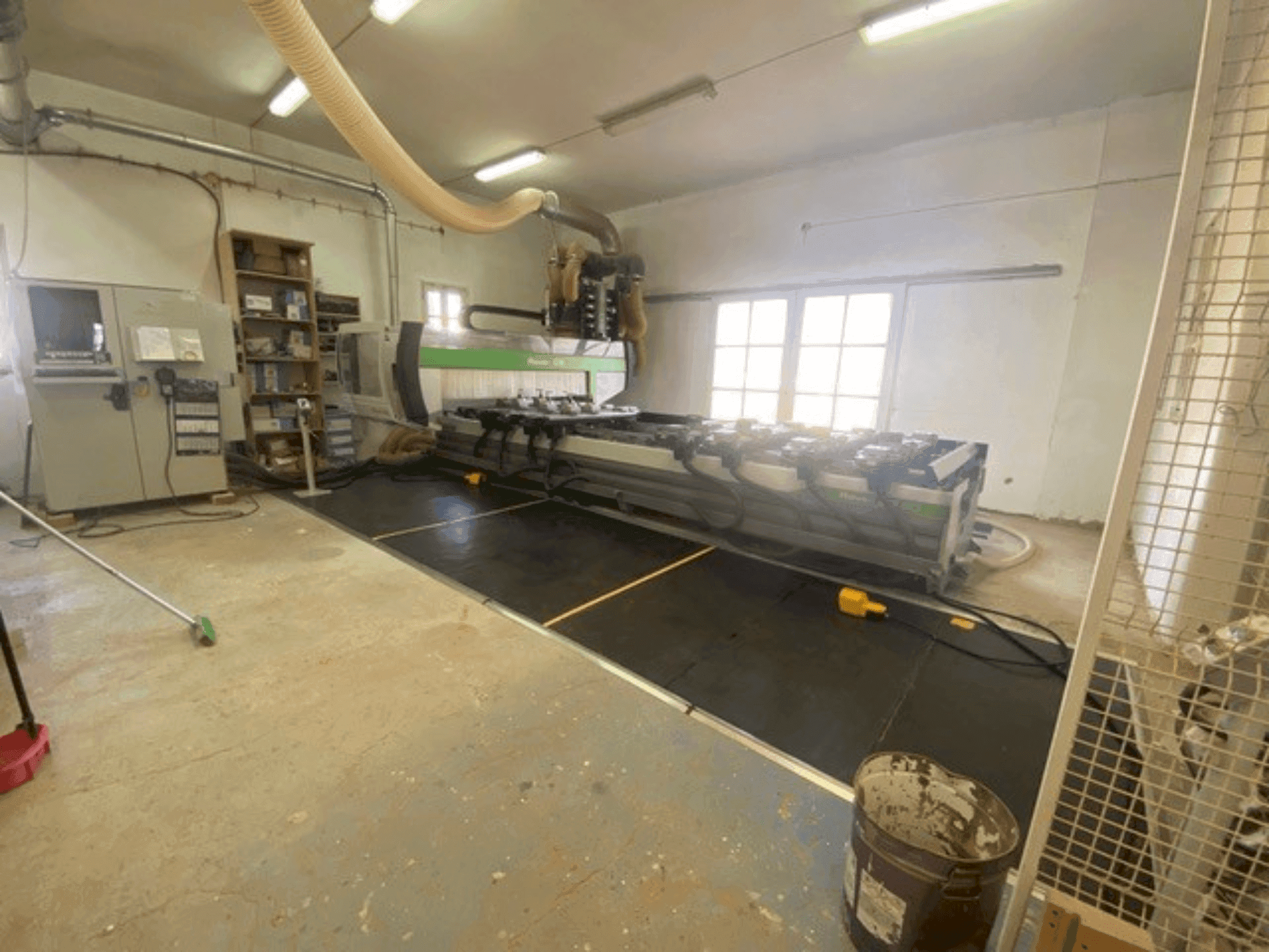 Koneen  BIESSE ROVER C 9.50 etunäkymä