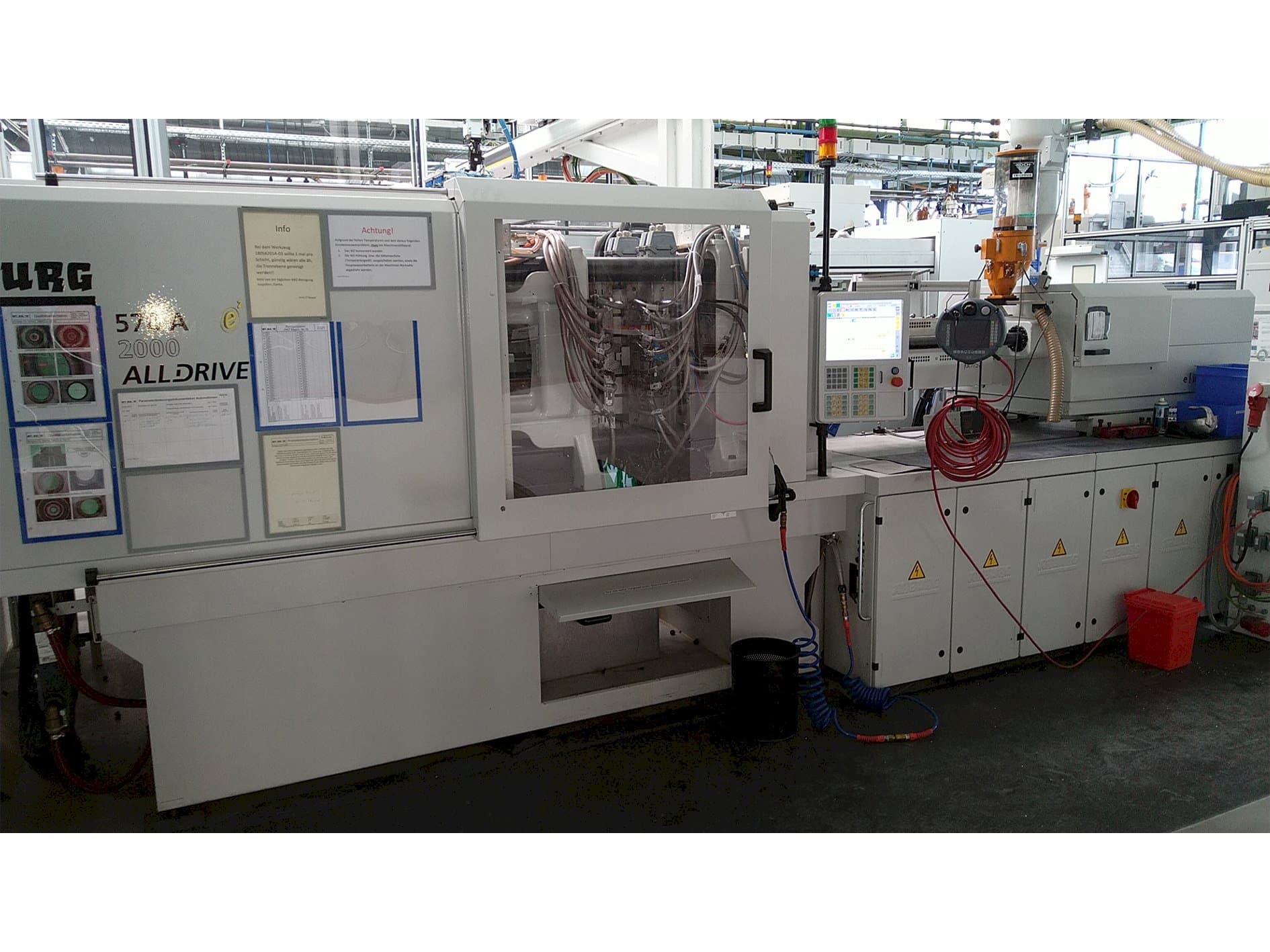 Koneen  Arburg Allrounder 570 A 2000-800 ALLDRIVE etunäkymä